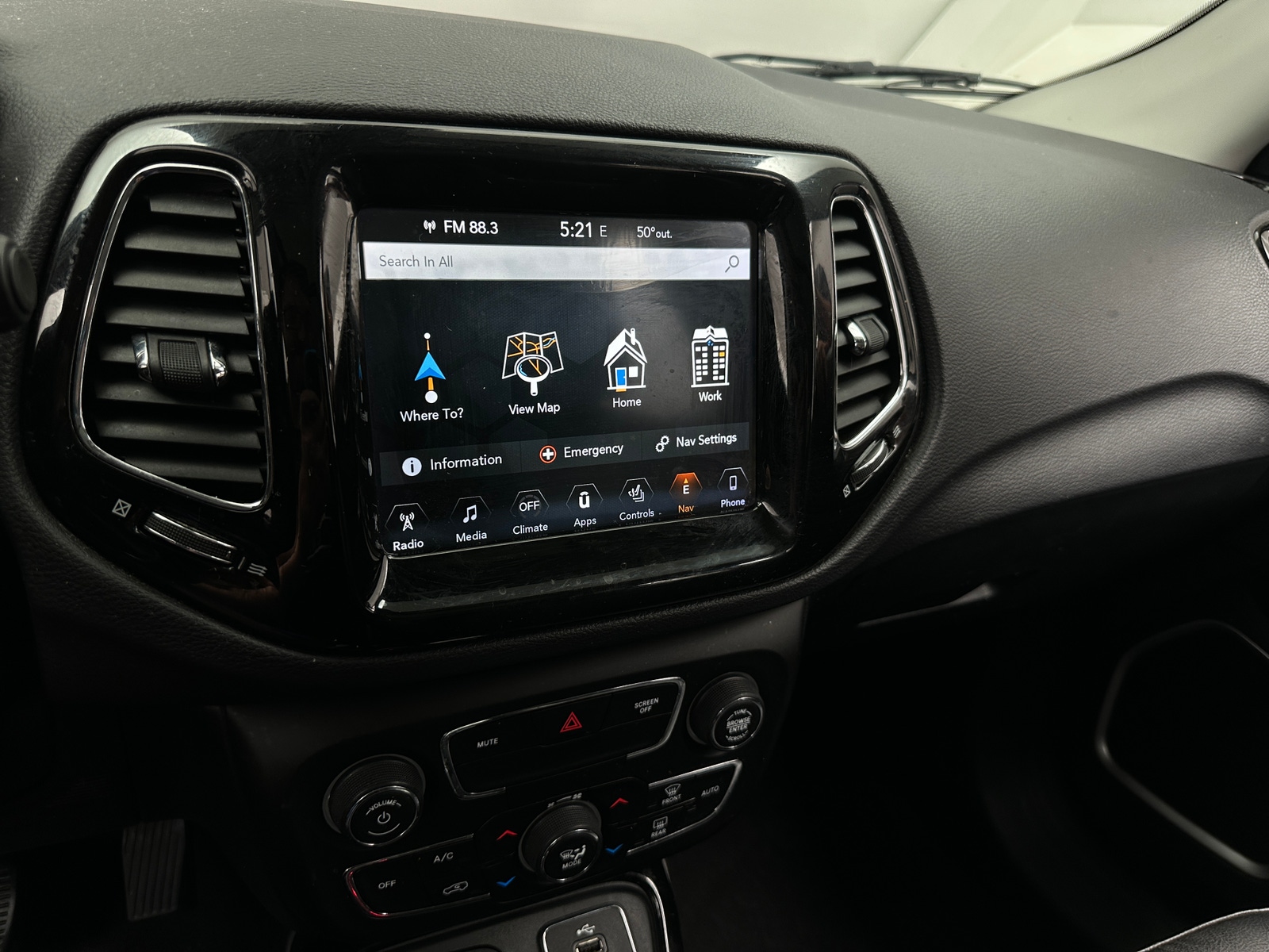 Thumbnail: 2017 Jeep Compass - 3