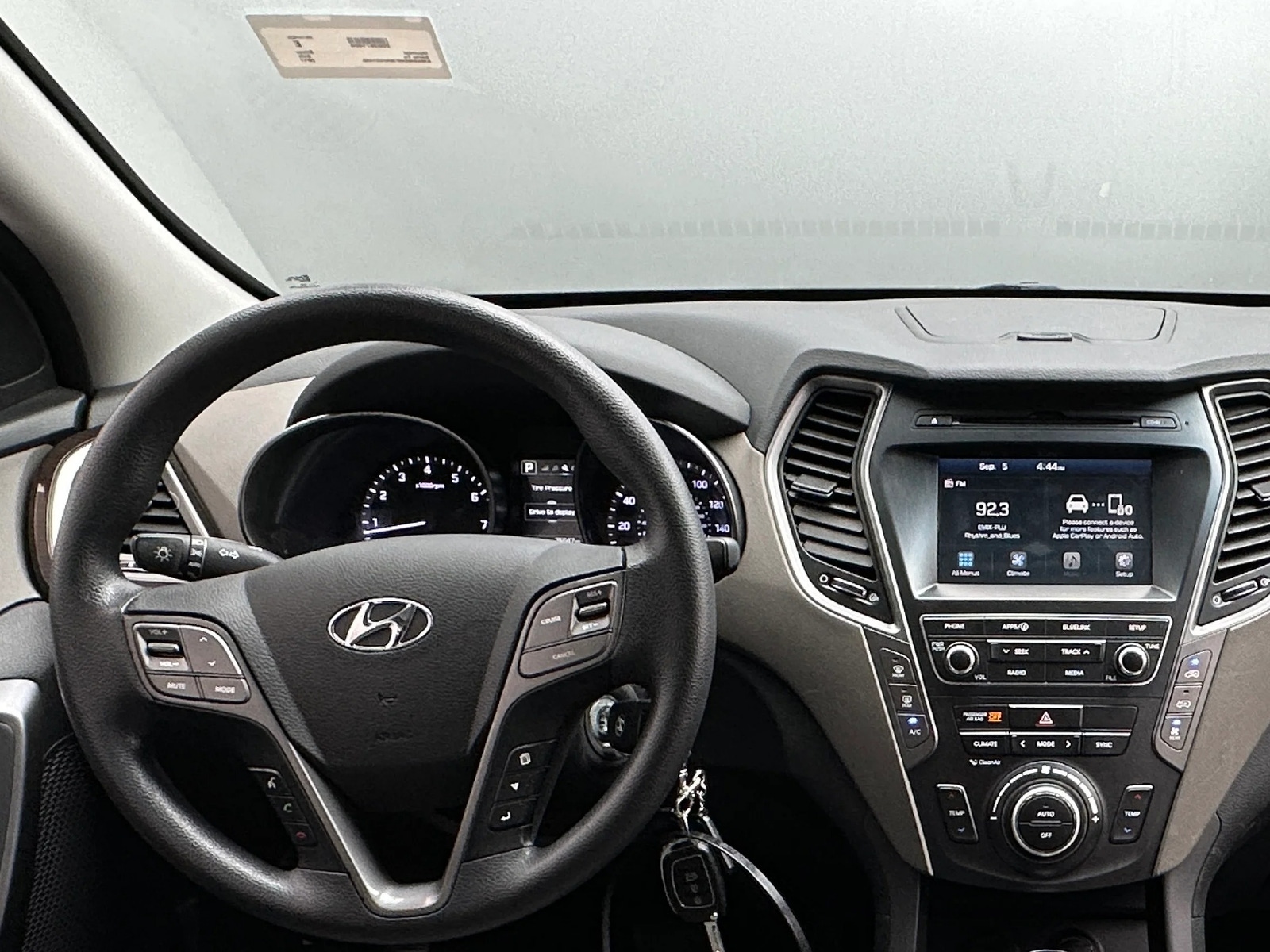 Thumbnail: 2017 Hyundai Santa Fe - 3