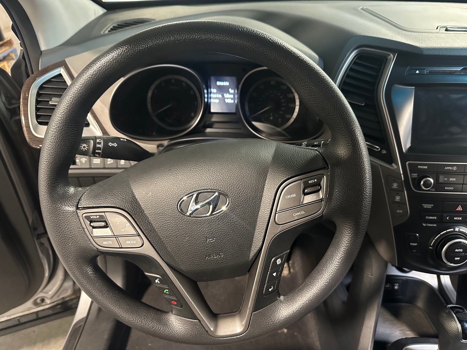 Thumbnail: 2017 Hyundai Santa Fe - 5