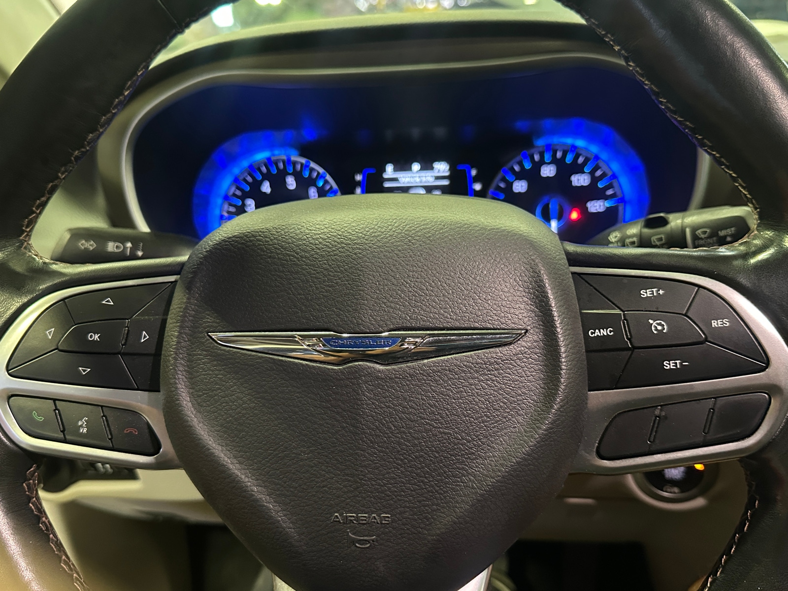 Thumbnail: 2019 Chrysler Pacifica - 4