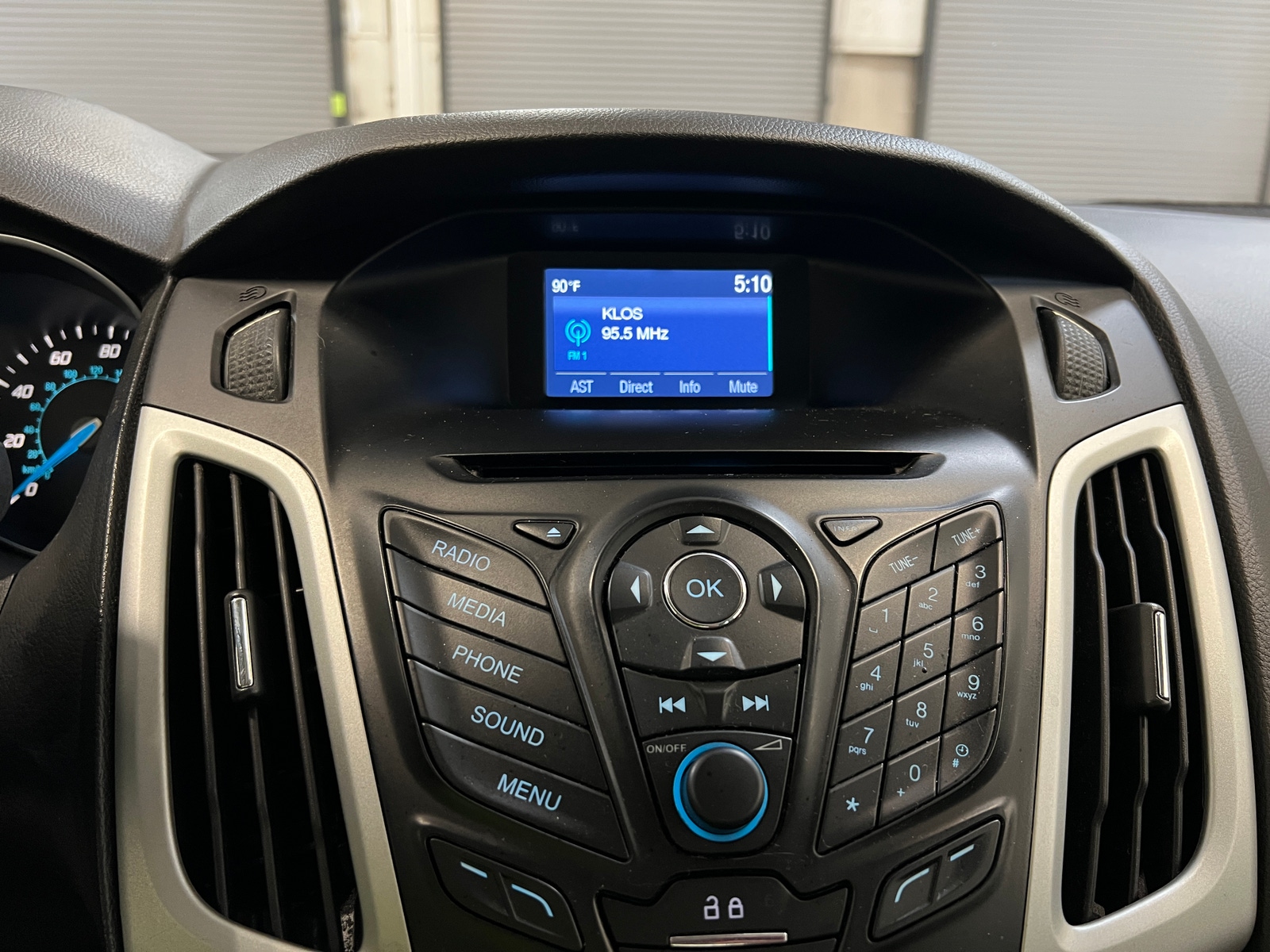 Thumbnail: 2014 Ford Focus - 4