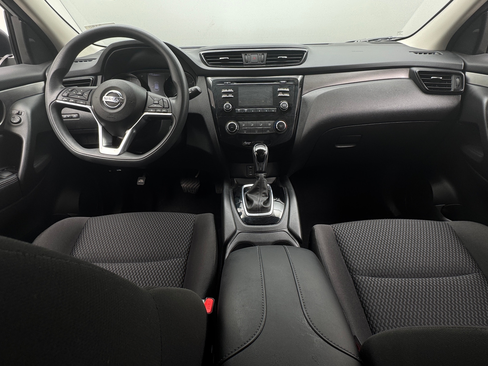 Thumbnail: 2018 Nissan Rogue Sport - 3