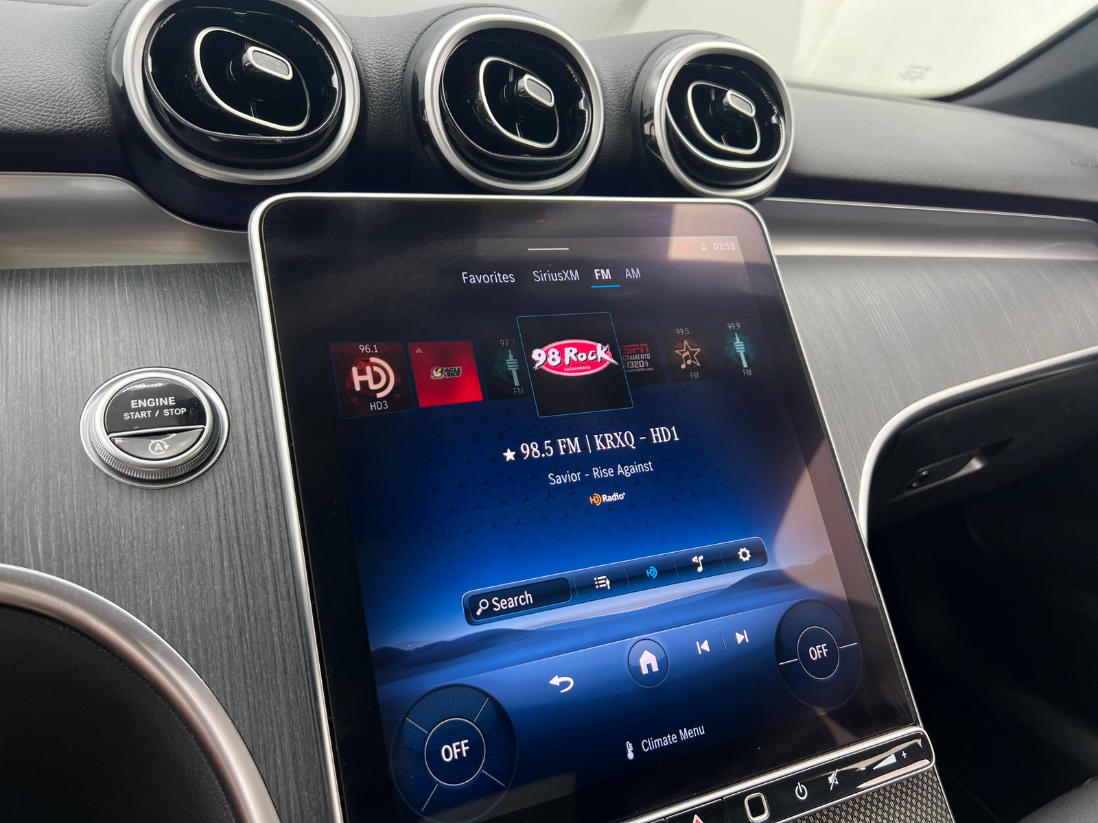 Thumbnail: 2024 Mercedes-Benz C-Class - 3