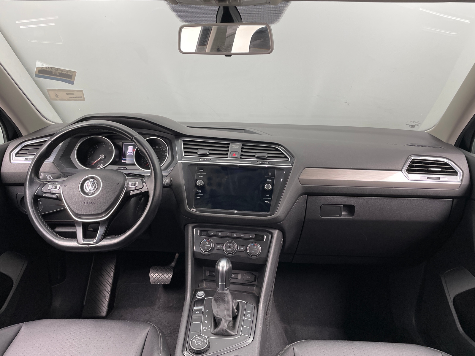 Thumbnail: 2019 Volkswagen Tiguan - 2