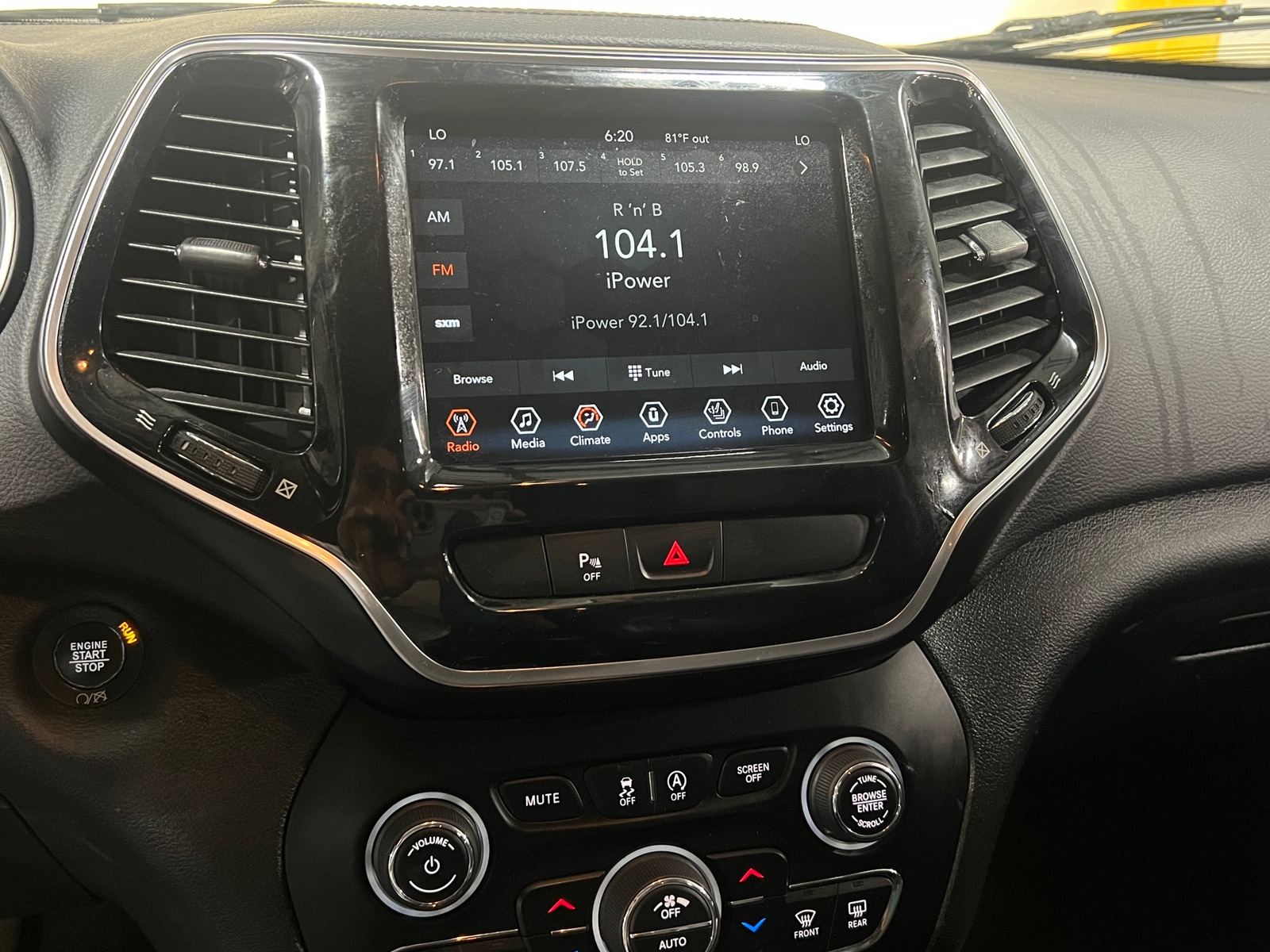 Thumbnail: 2020 Jeep Cherokee - 3
