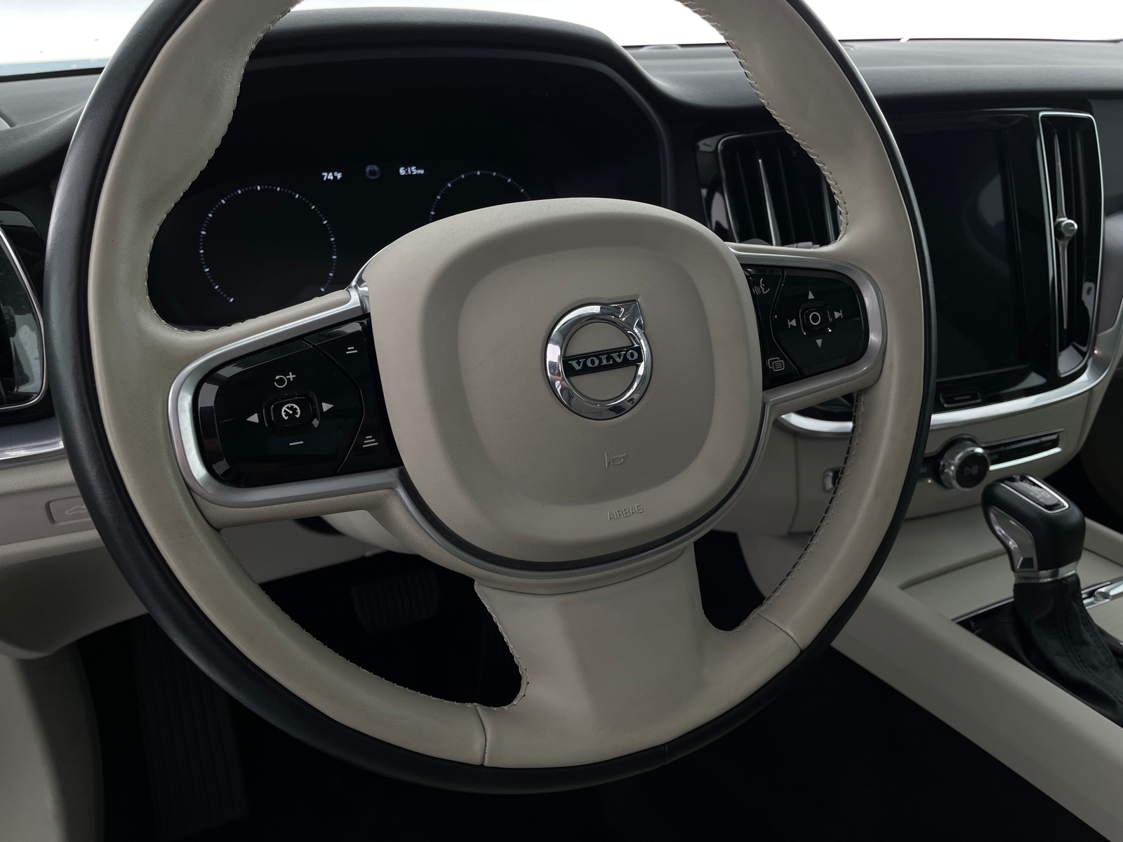 Thumbnail: 2020 Volvo V60 - 4