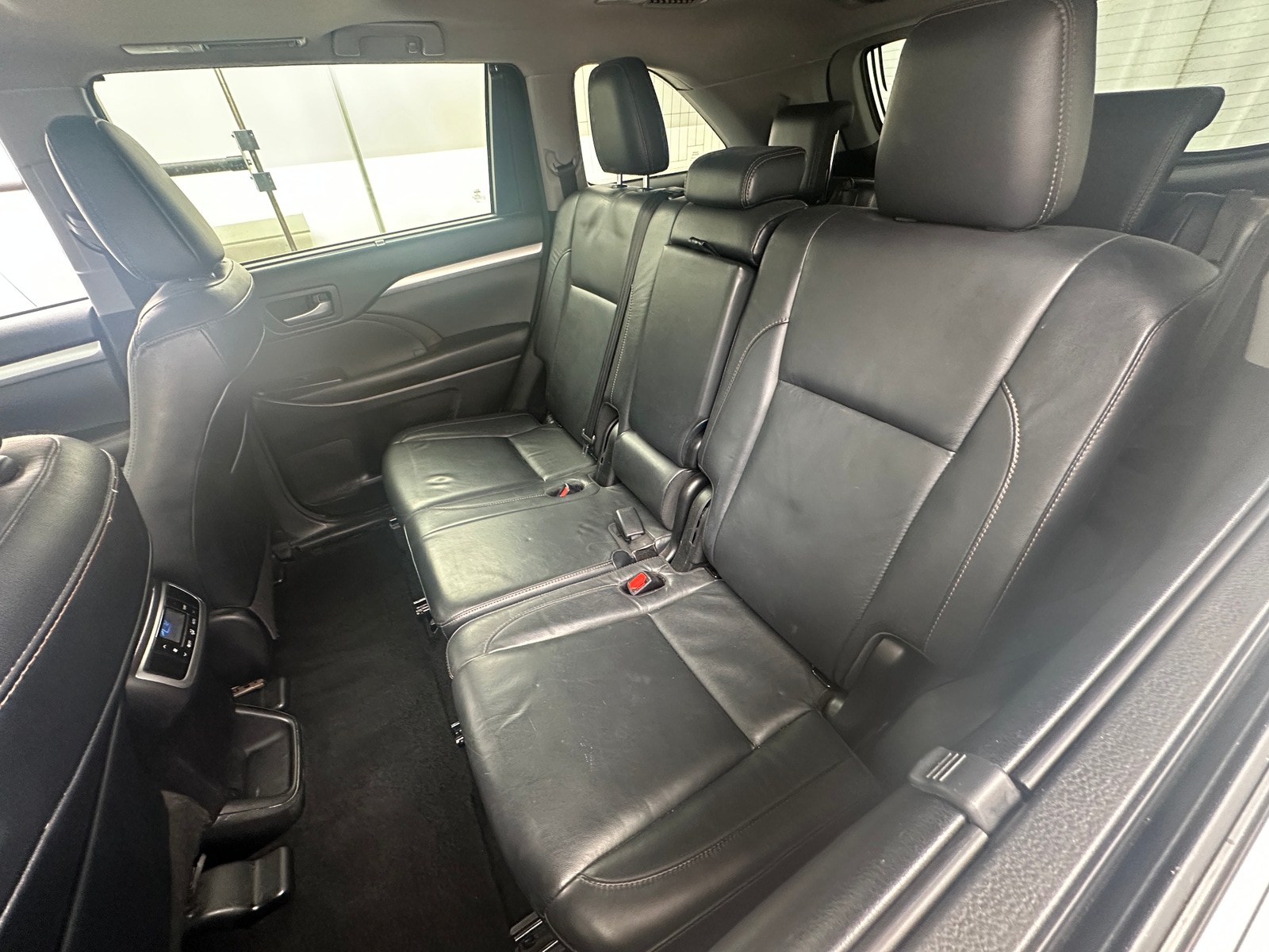 Thumbnail: 2018 Toyota Highlander - 5