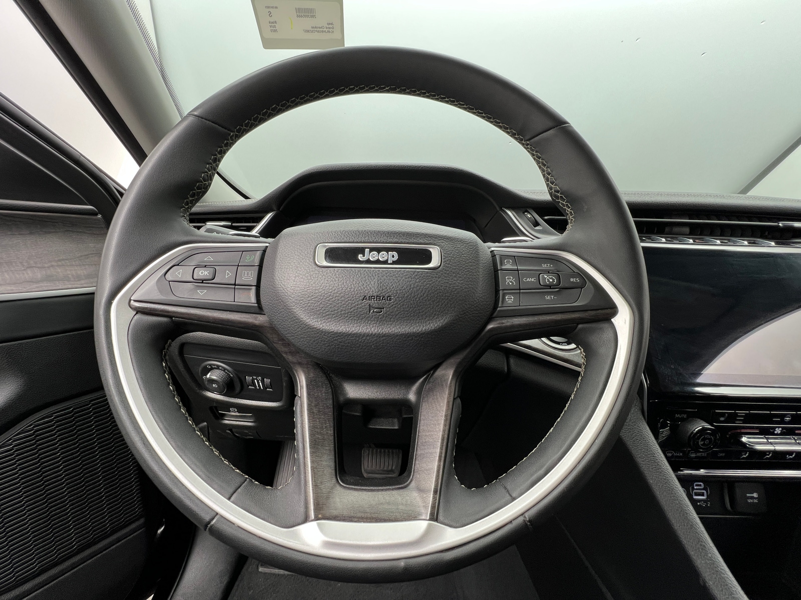 Thumbnail: 2023 Jeep Grand Cherokee - 4