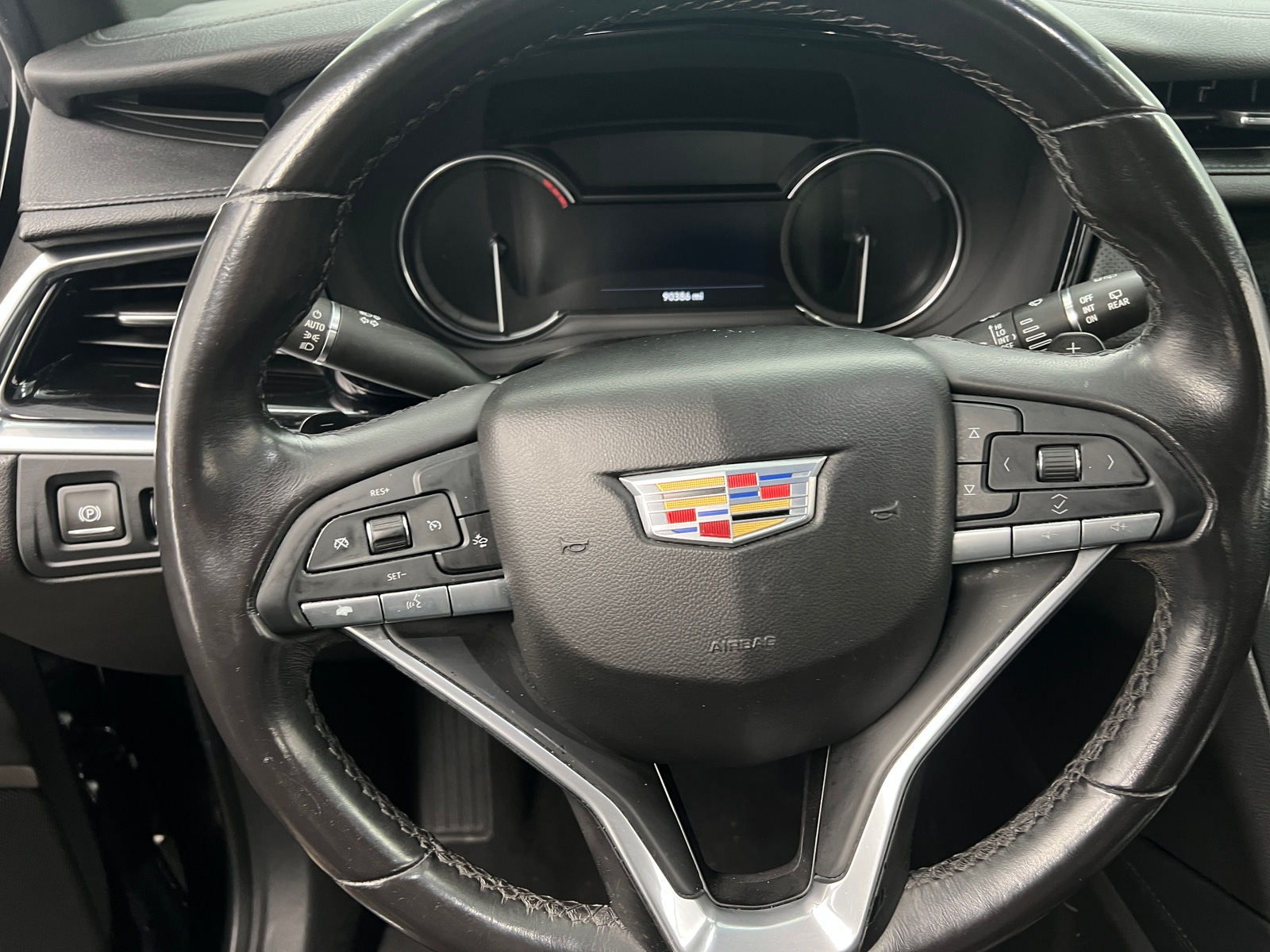 Thumbnail: 2021 Cadillac XT6 - 4