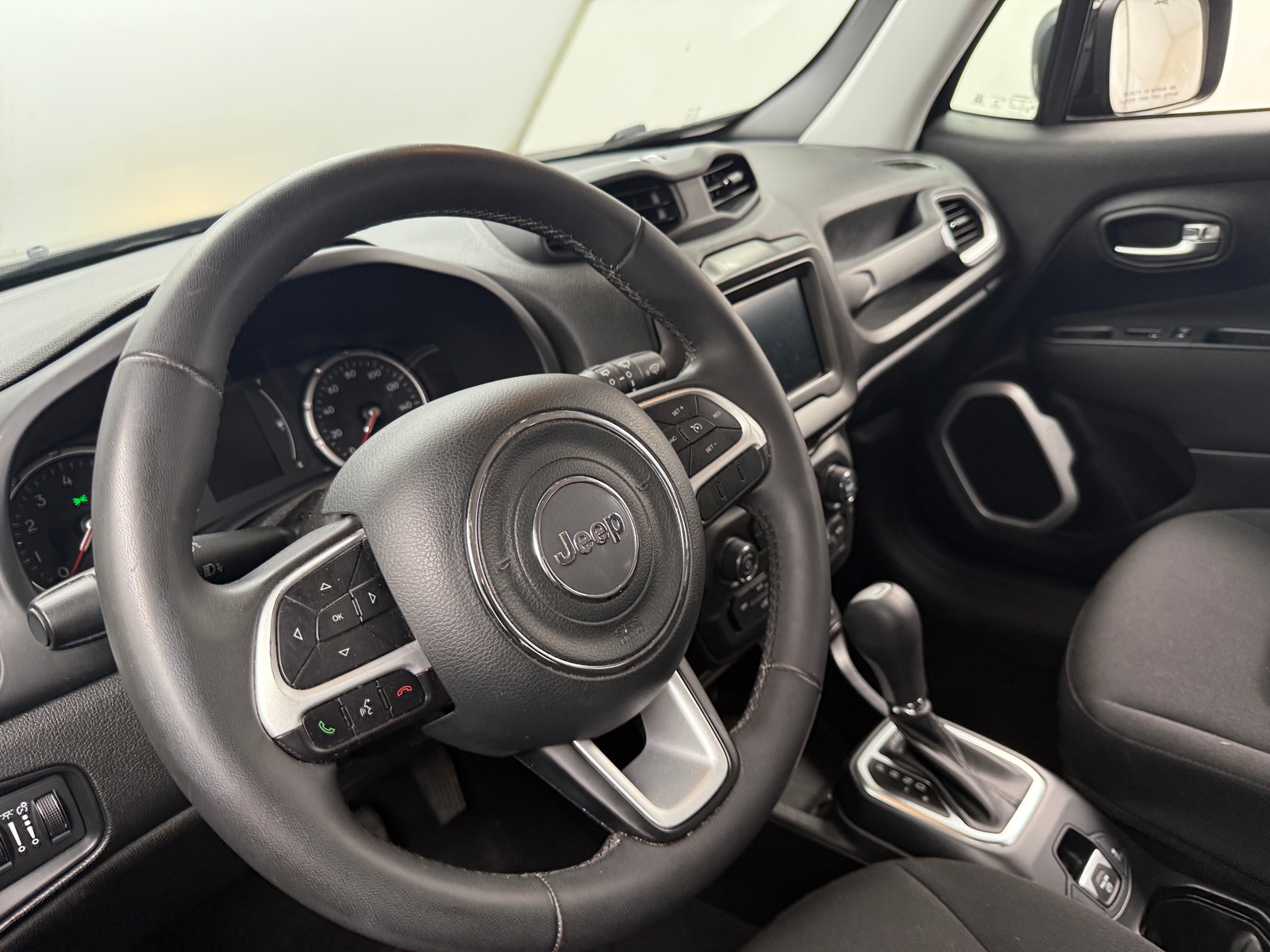 Thumbnail: 2019 Jeep Renegade - 5