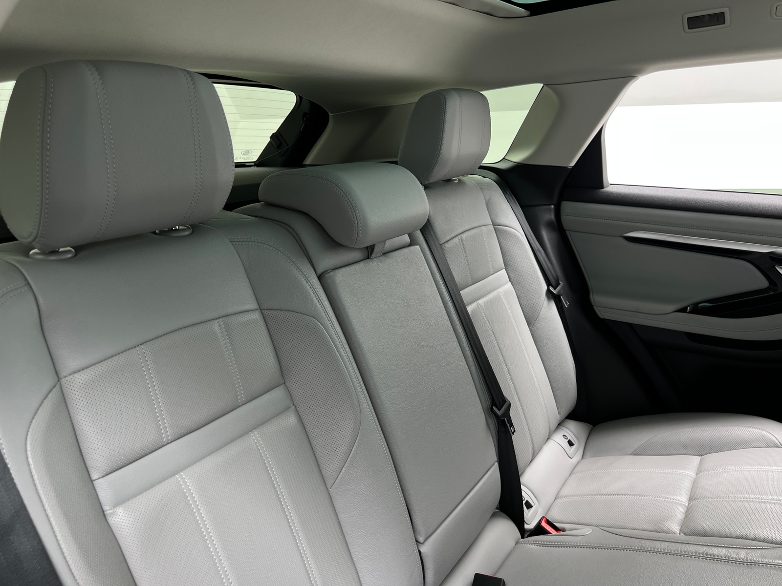 Thumbnail: 2020 Land Rover Range Rover Evoque - 5