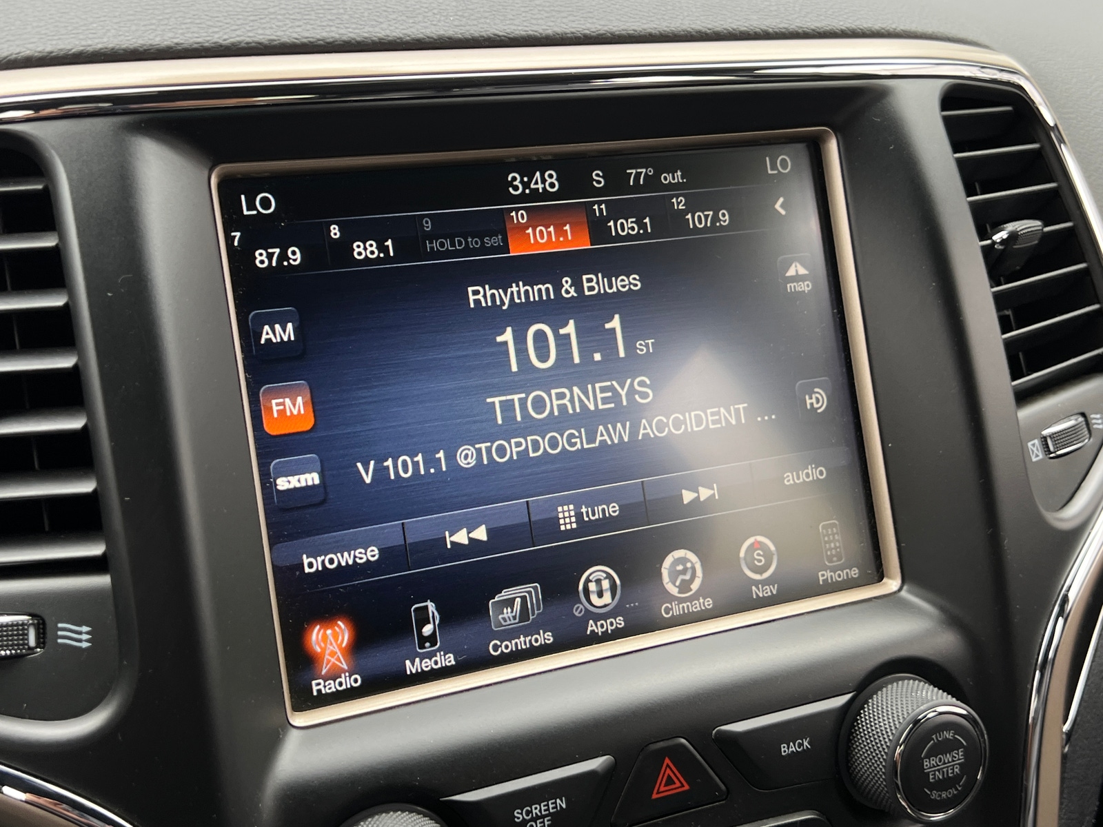 Thumbnail: 2015 Jeep Grand Cherokee - 3