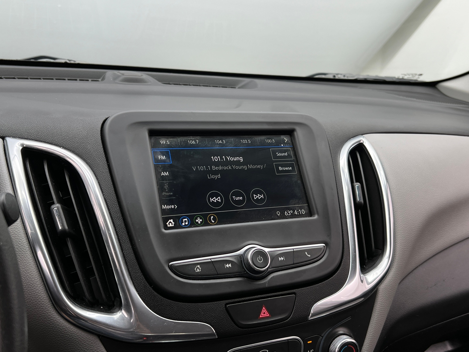 Thumbnail: 2019 Chevrolet Equinox - 4