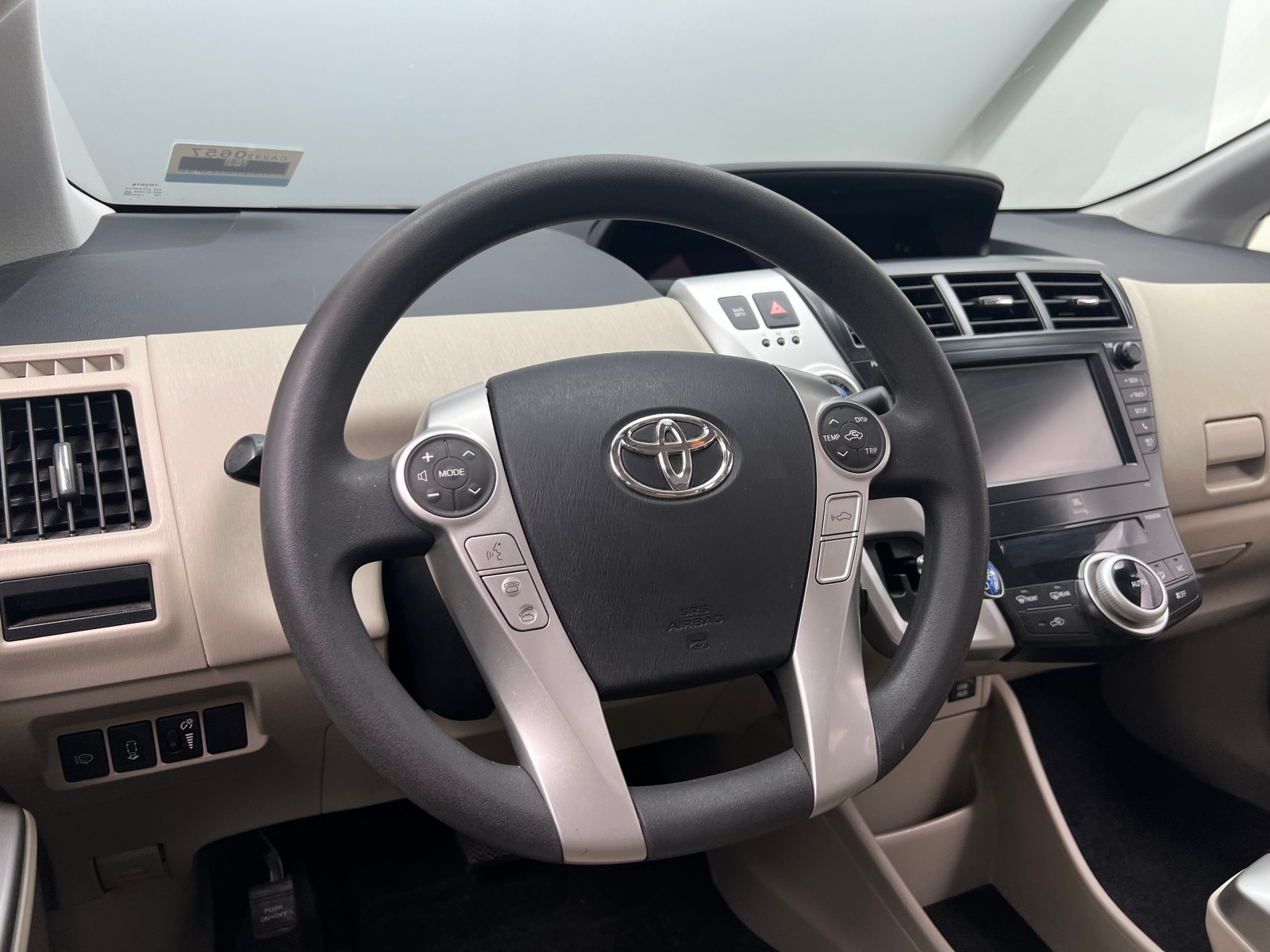 Thumbnail: 2012 Toyota Prius v - 4