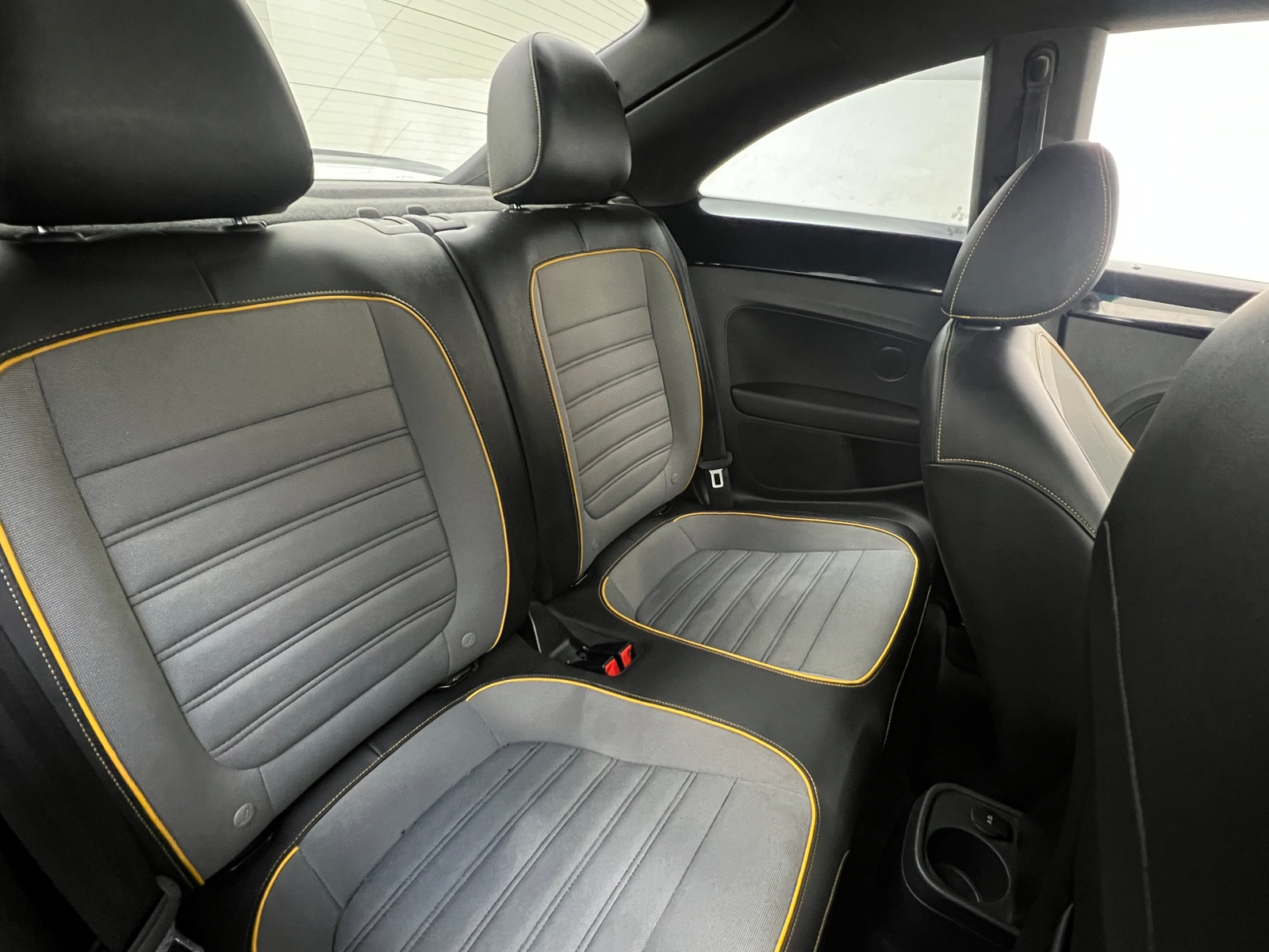 Thumbnail: 2016 Volkswagen Beetle - 5