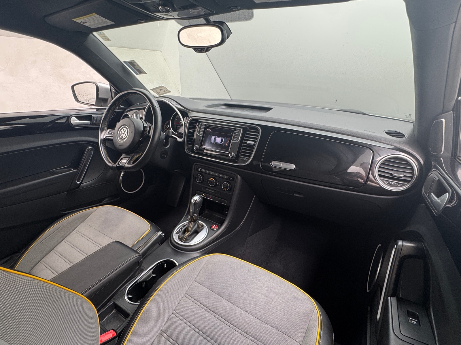 Thumbnail: 2016 Volkswagen Beetle - 2