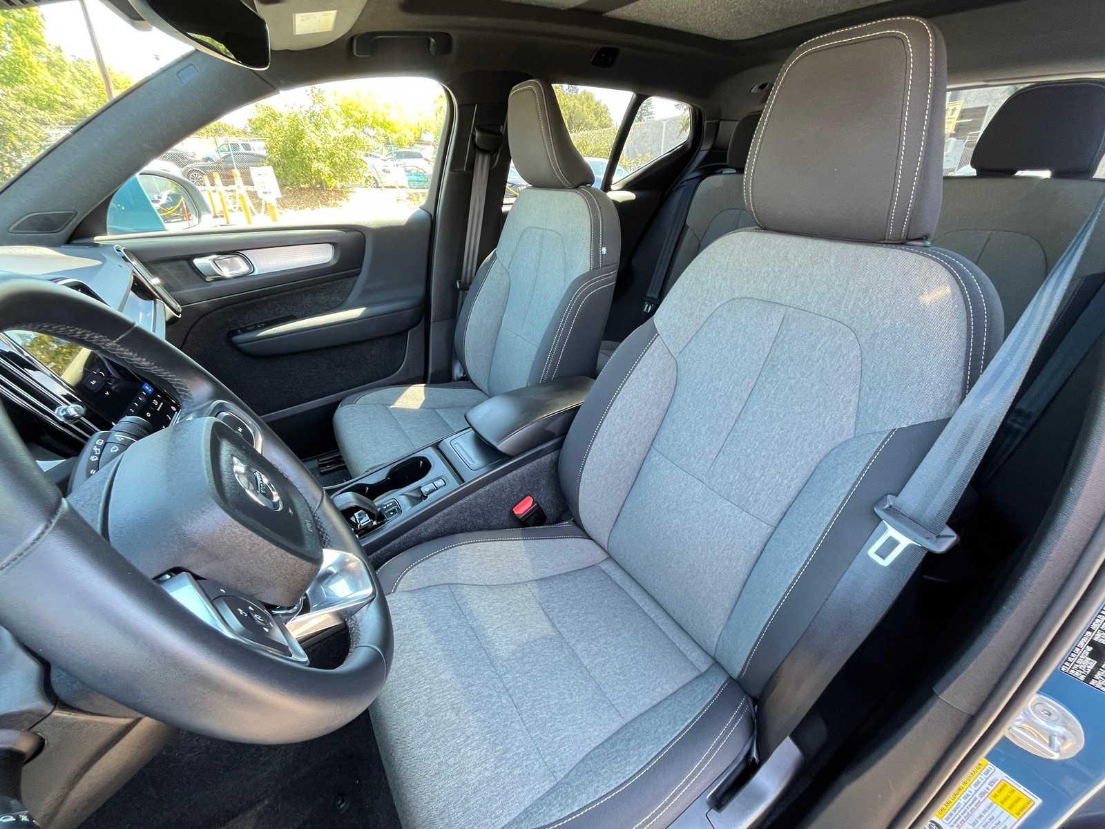 Thumbnail: 2024 Volvo XC40 - 2