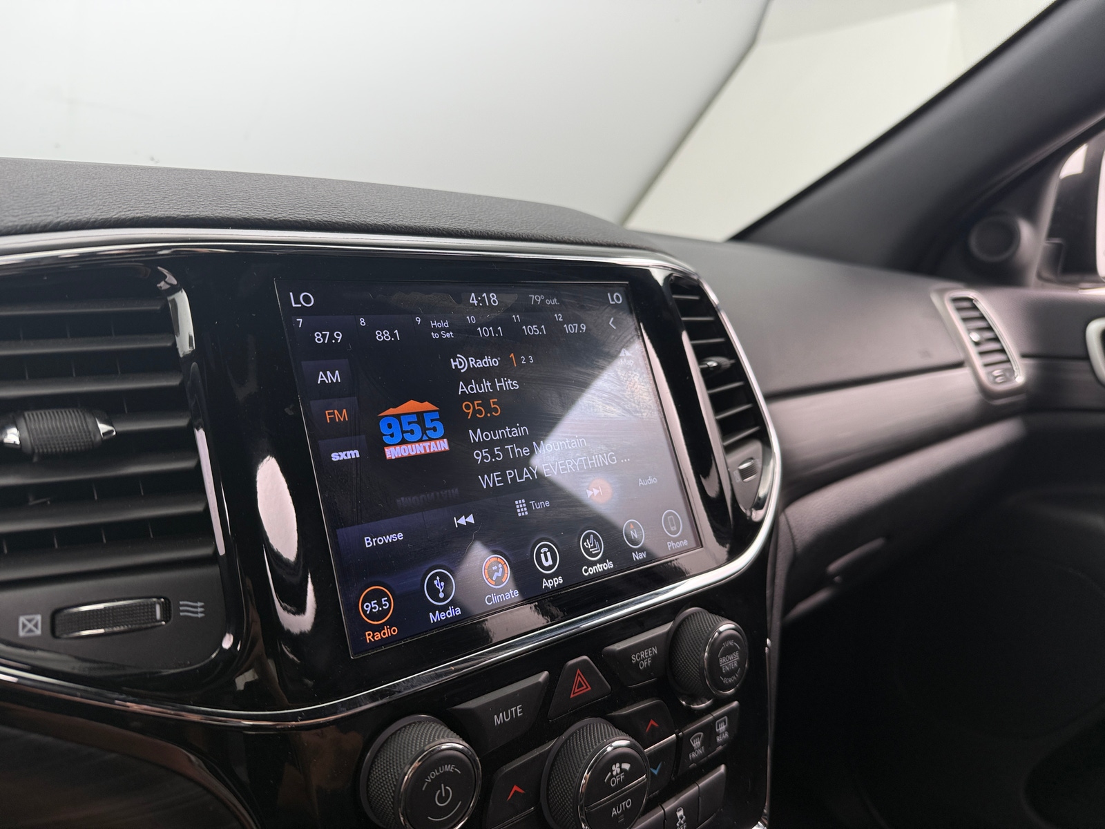 Thumbnail: 2019 Jeep Grand Cherokee - 4