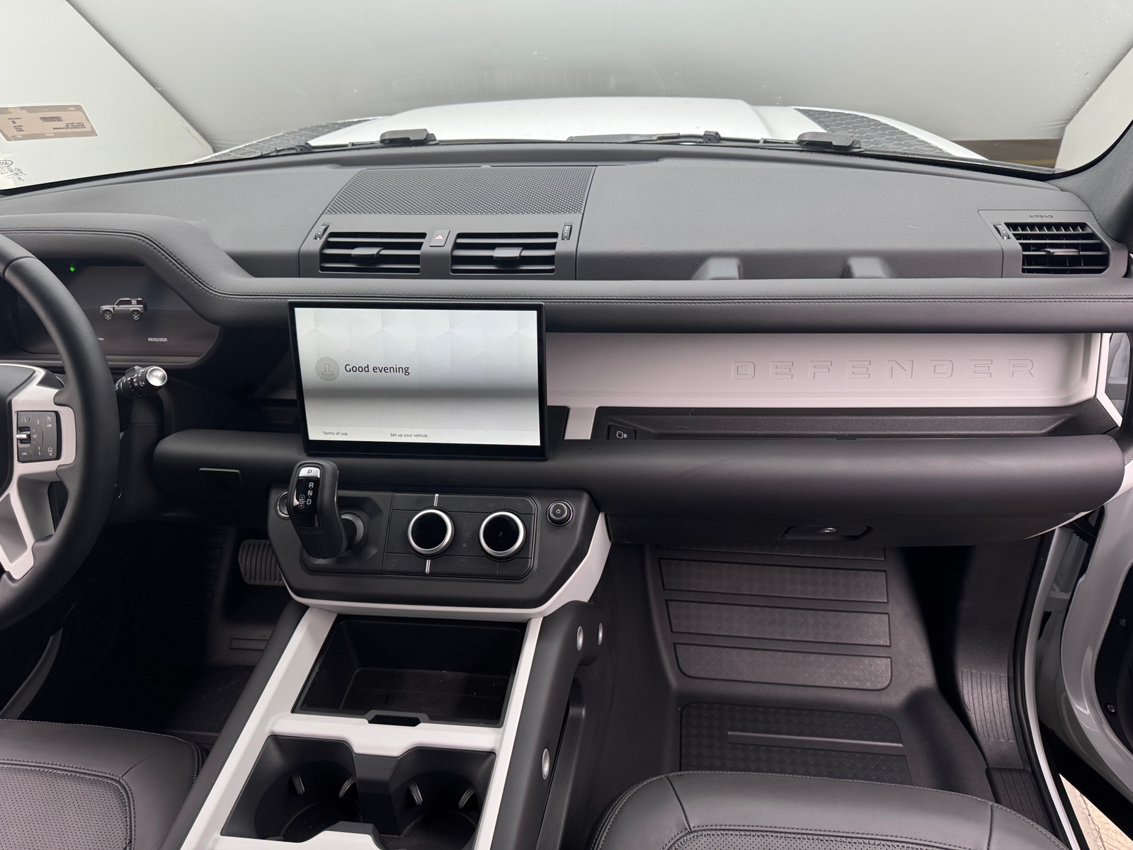 Thumbnail: 2025 Land Rover Defender - 2