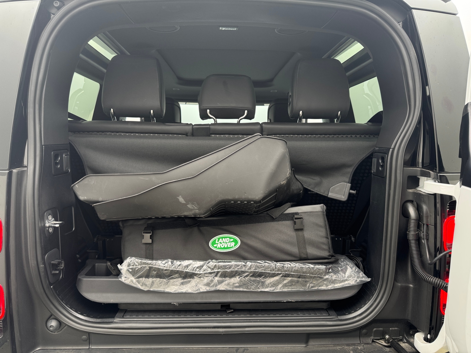 Thumbnail: 2025 Land Rover Defender - 6
