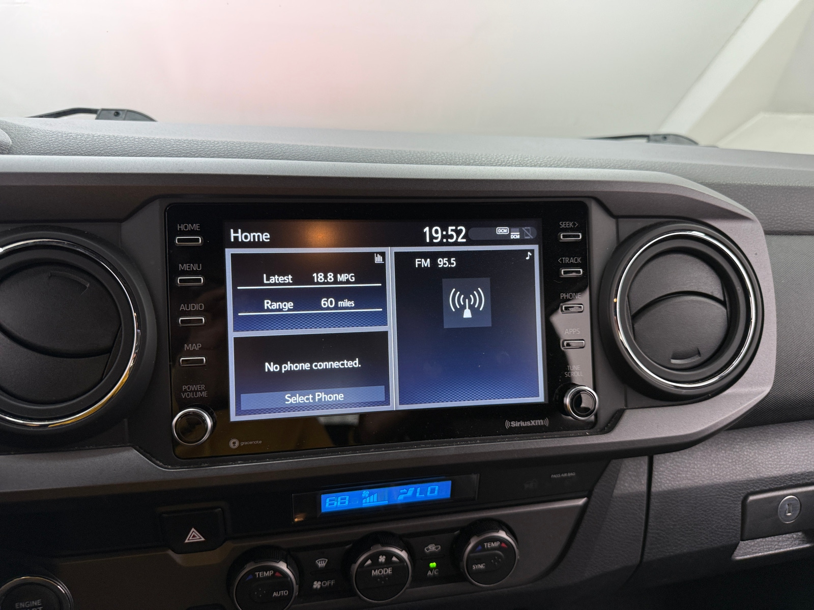 Thumbnail: 2022 Toyota Tacoma - 4