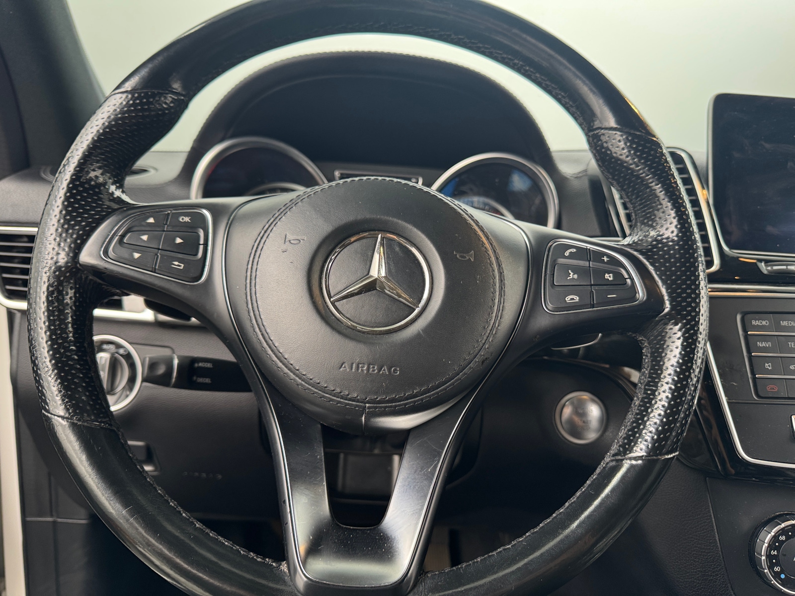 Thumbnail: 2018 Mercedes-Benz GLS - 4