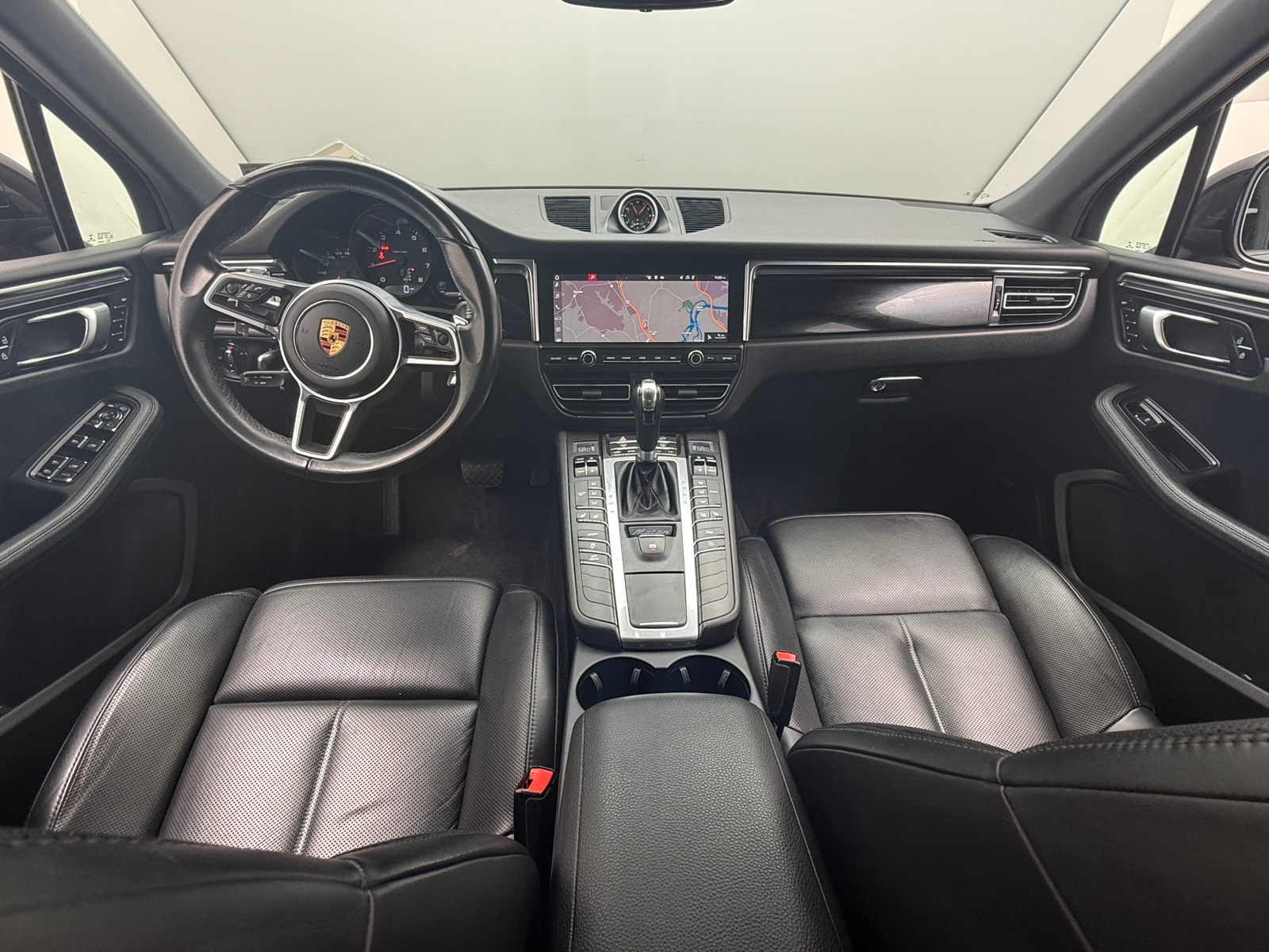 Thumbnail: 2020 Porsche Macan - 2