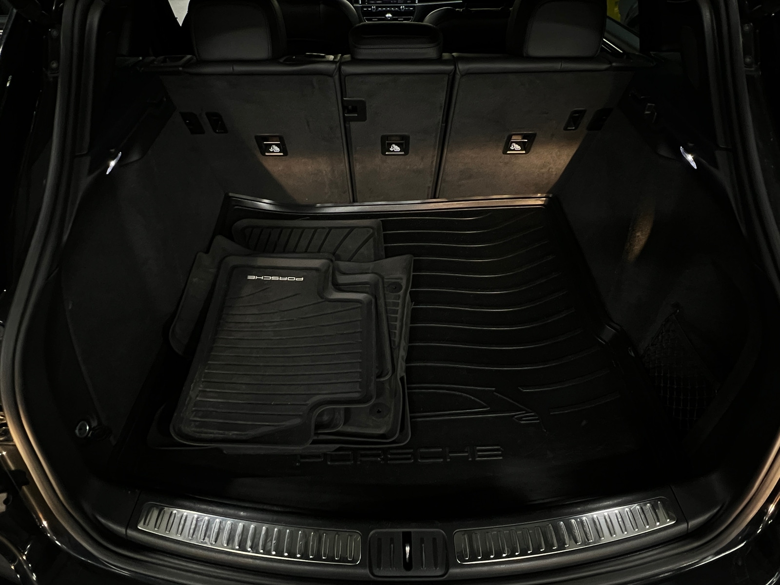 Thumbnail: 2020 Porsche Macan - 6