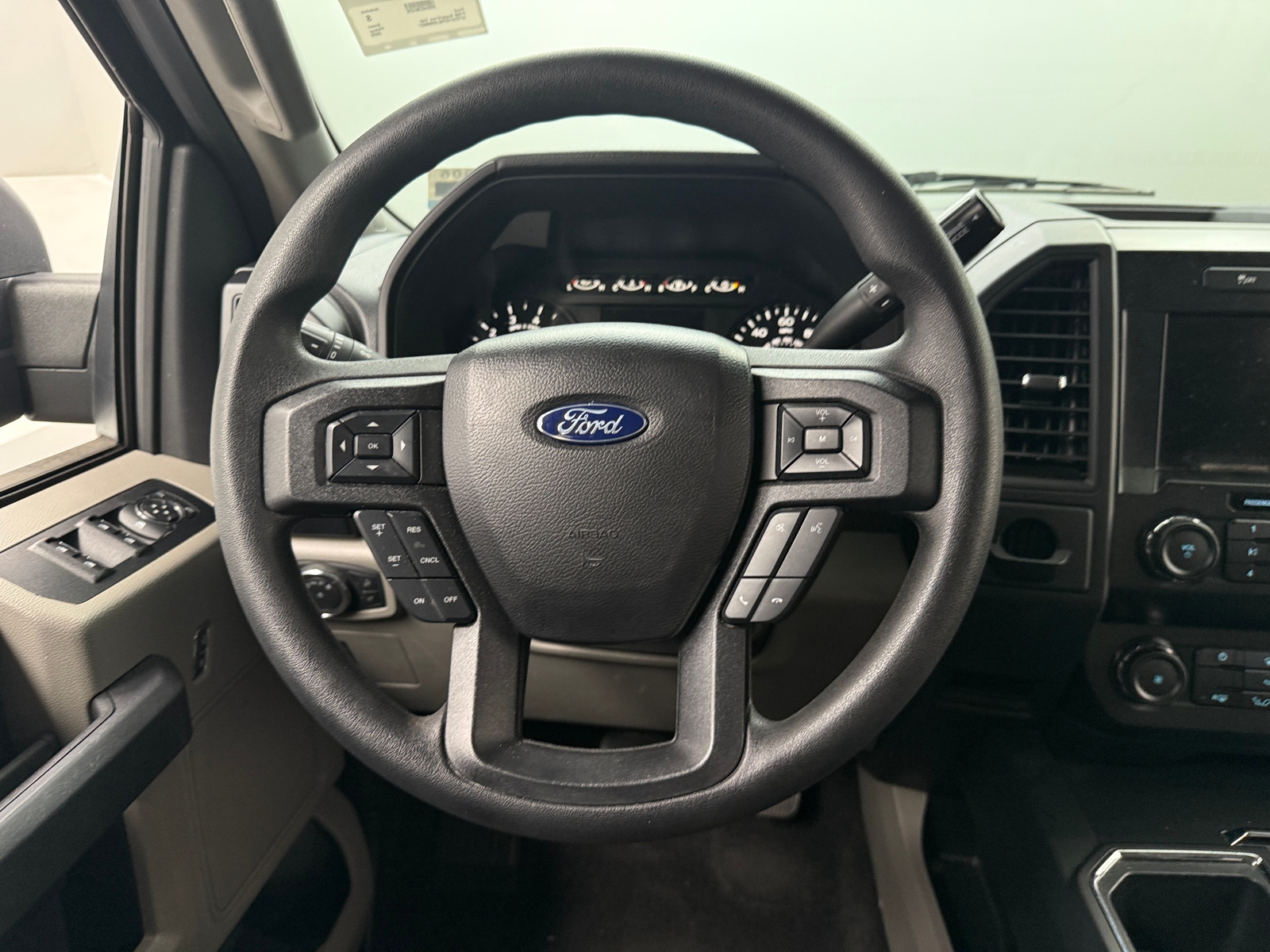 Thumbnail: 2020 Ford Econoline - 5