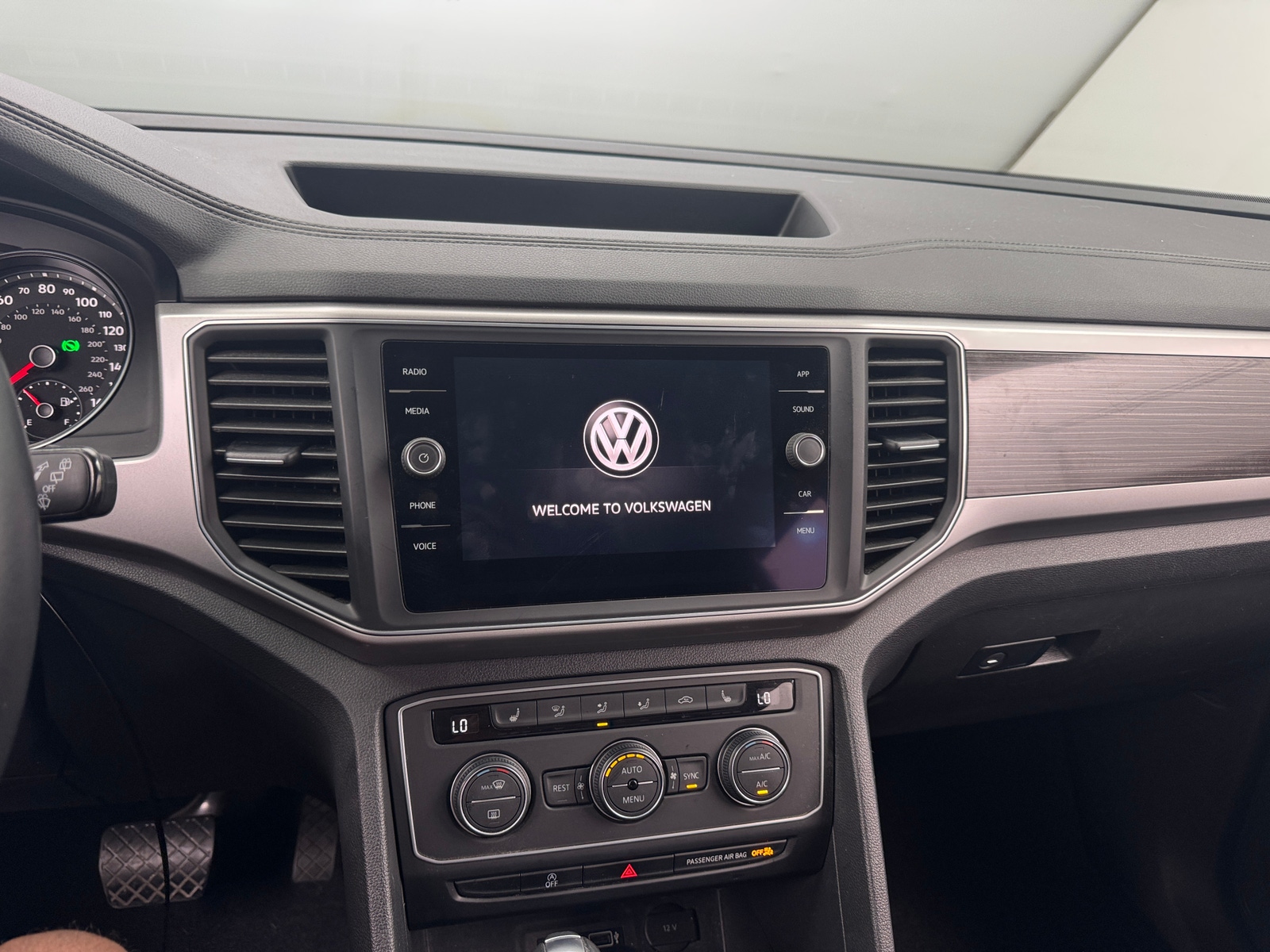 Thumbnail: 2019 Volkswagen Atlas - 3