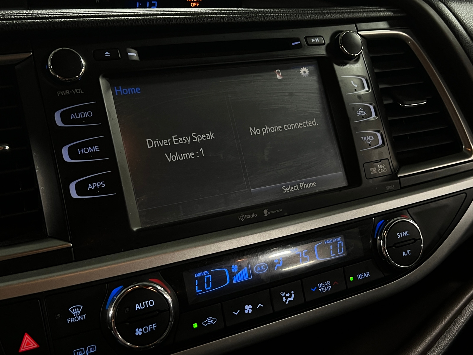 Thumbnail: 2014 Toyota Highlander - 3