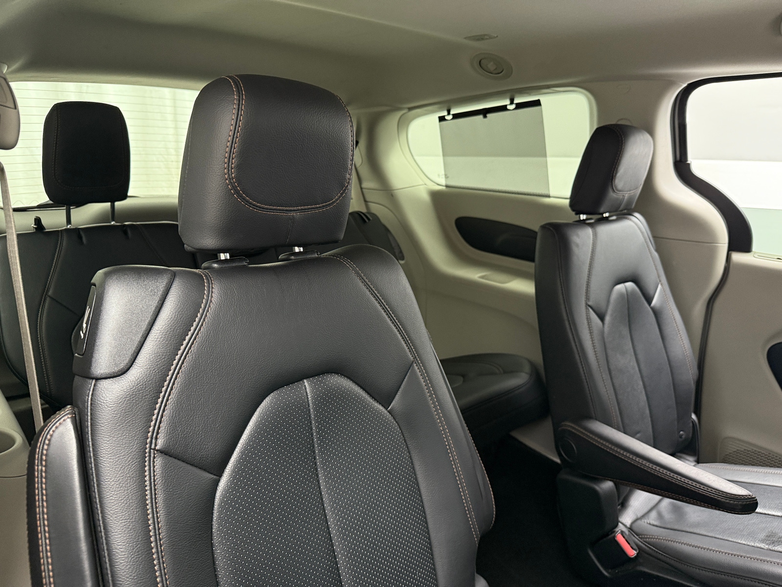 Thumbnail: 2018 Chrysler Pacifica - 5