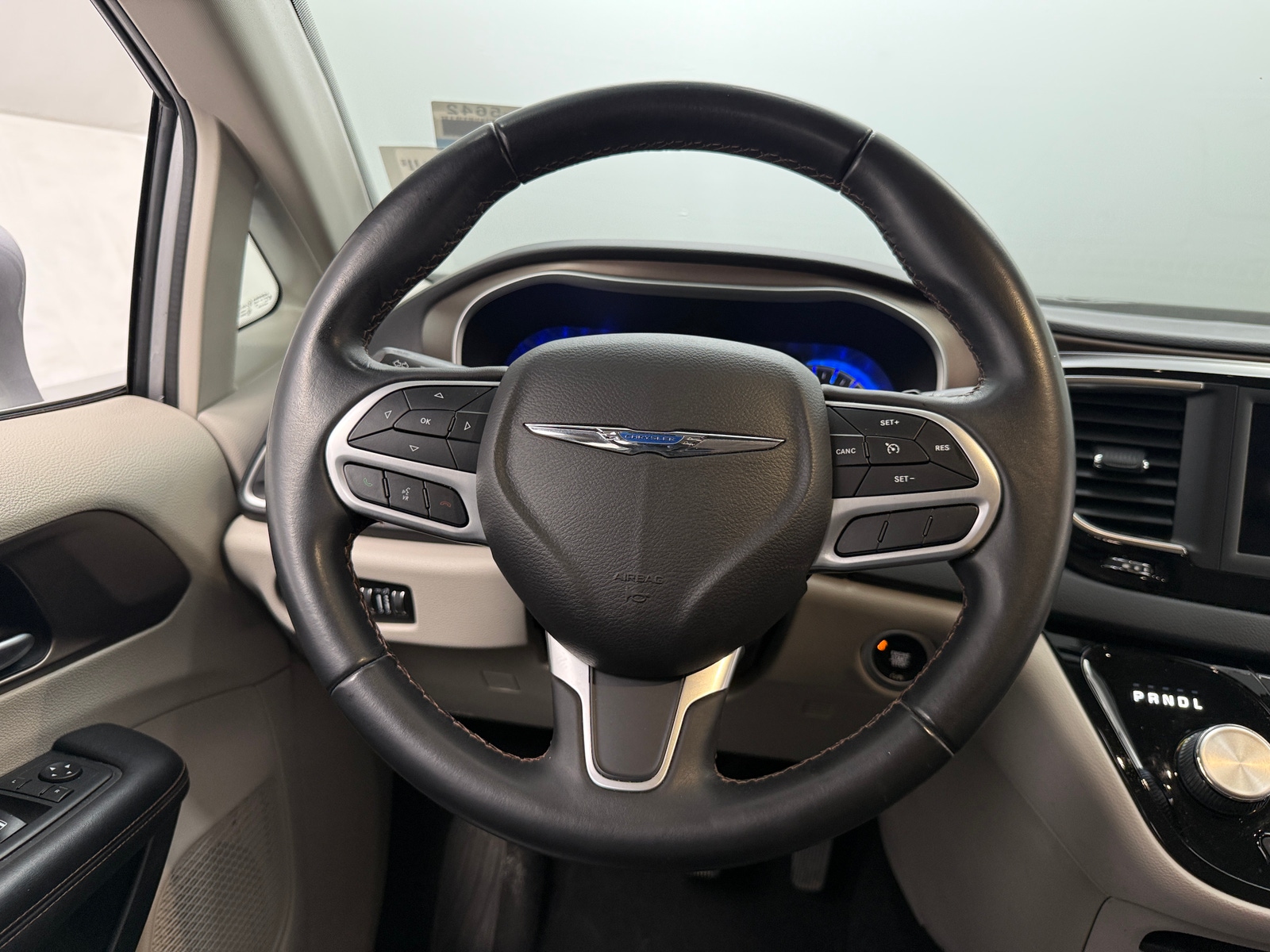 Thumbnail: 2018 Chrysler Pacifica - 4