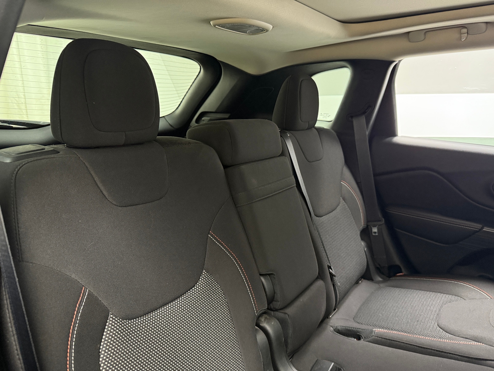Thumbnail: 2017 Jeep Cherokee - 6