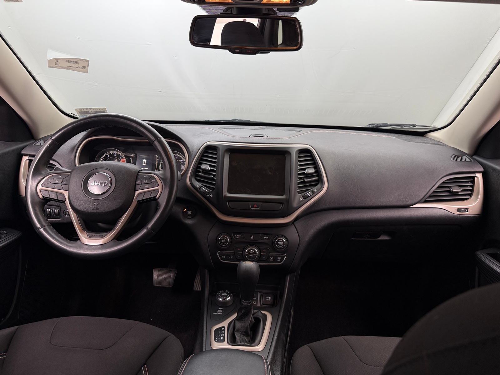 Thumbnail: 2017 Jeep Cherokee - 3
