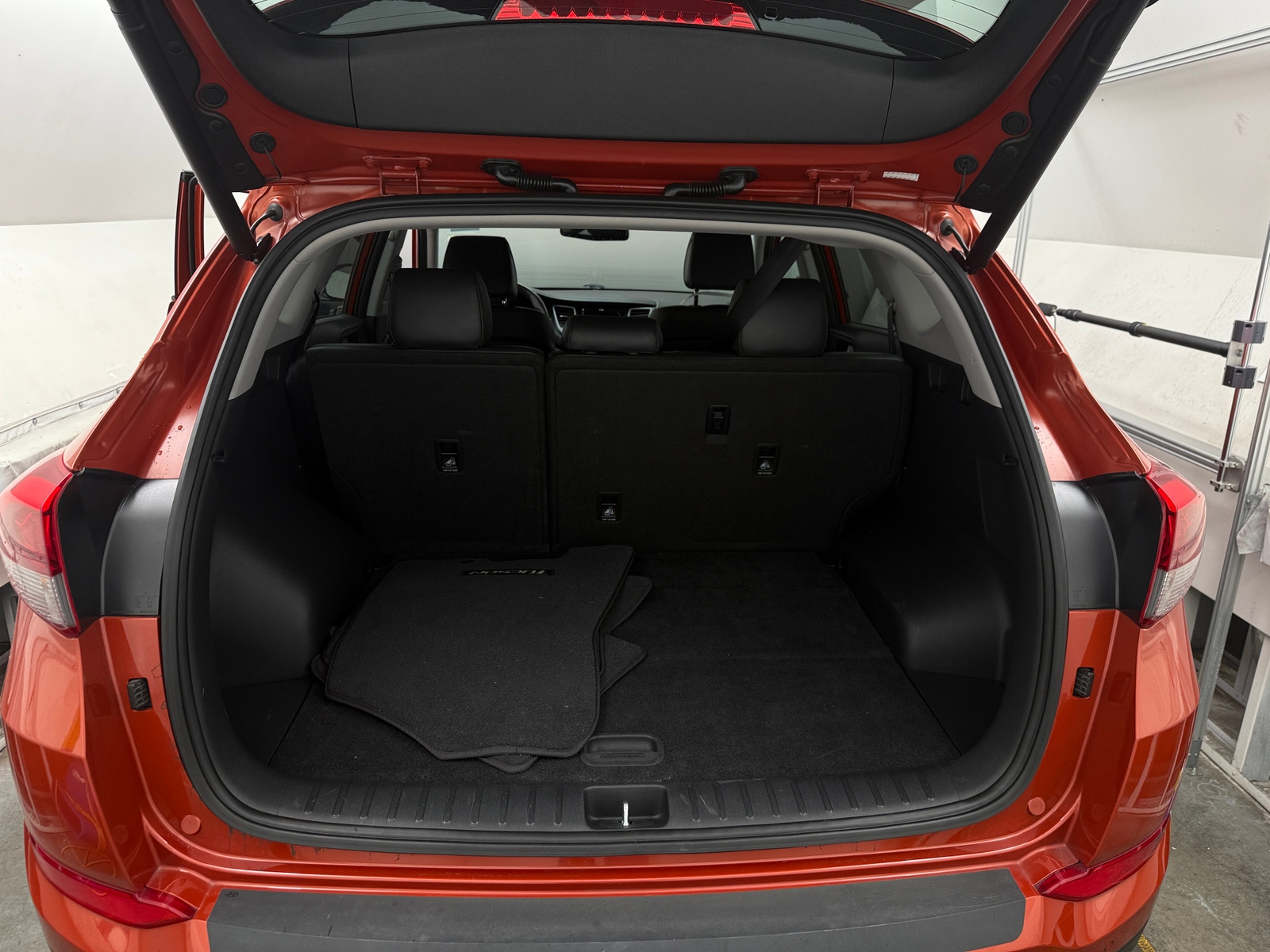 Thumbnail: 2016 Hyundai Tucson - 6
