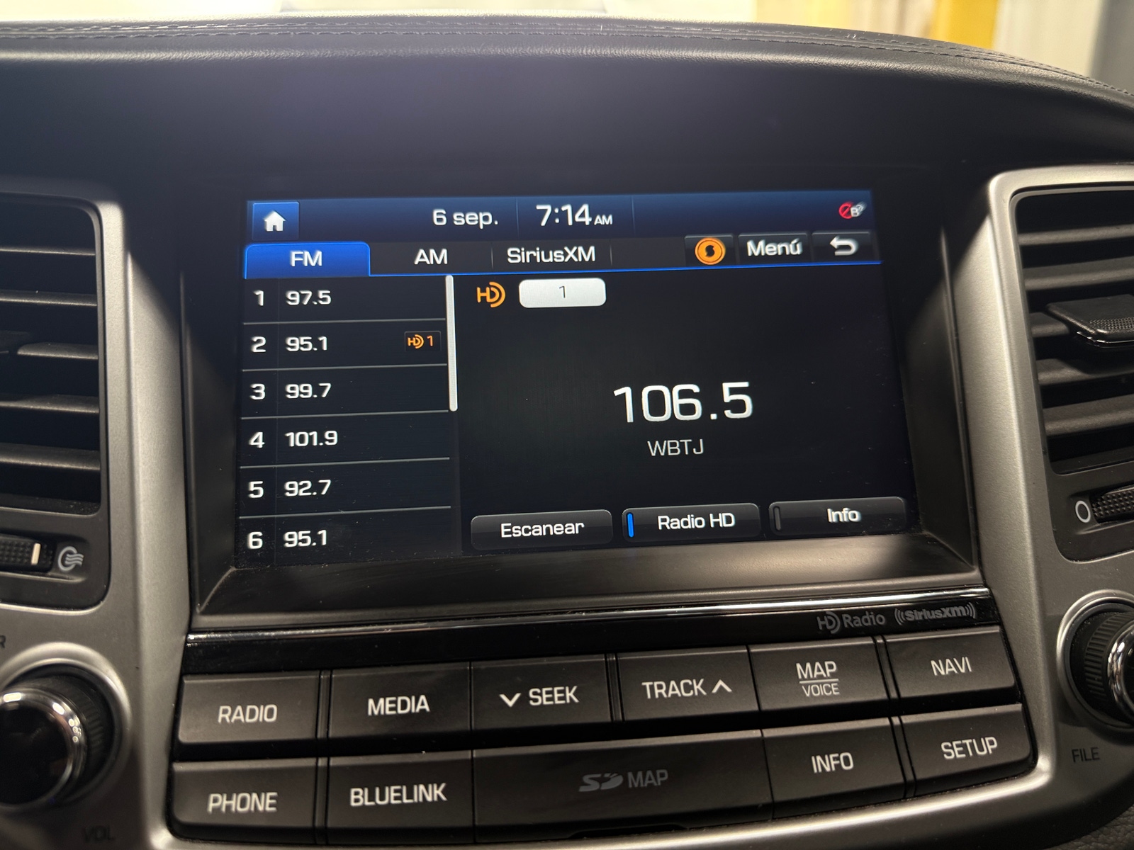 Thumbnail: 2016 Hyundai Tucson - 3