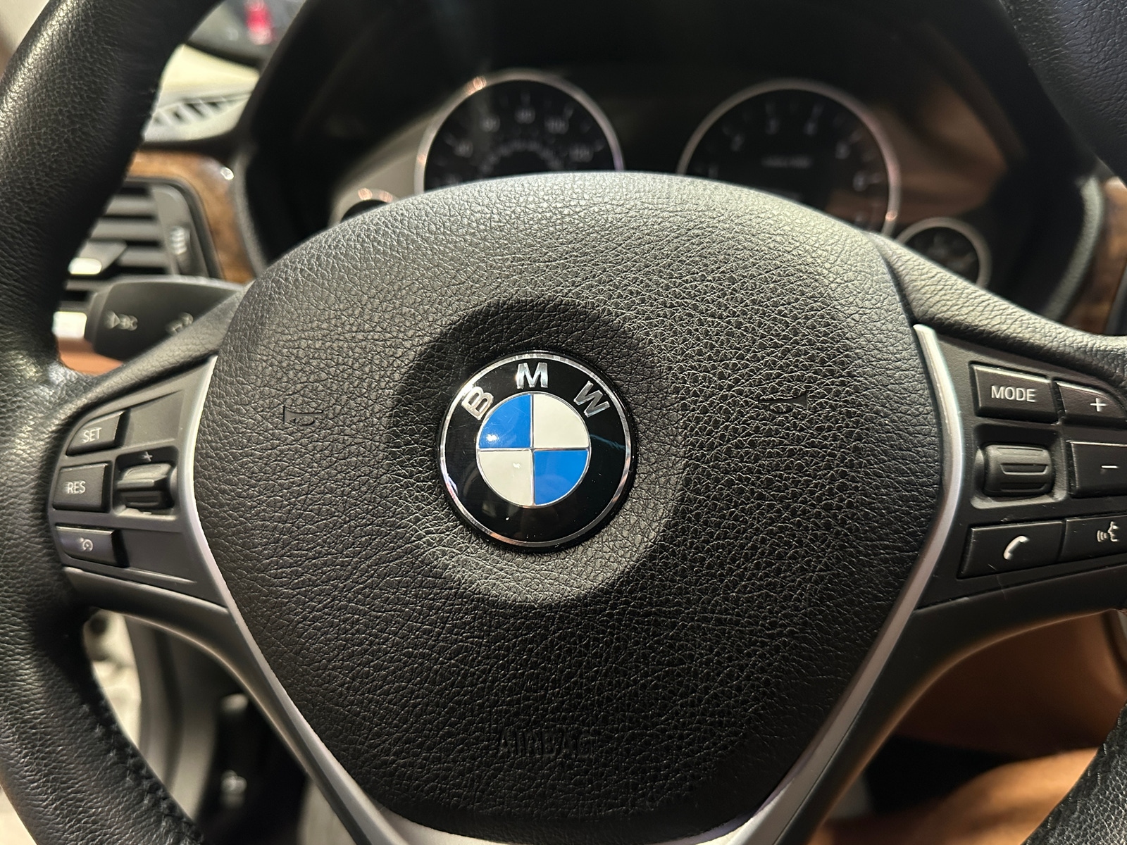 Thumbnail: 2015 BMW 3 Series - 4