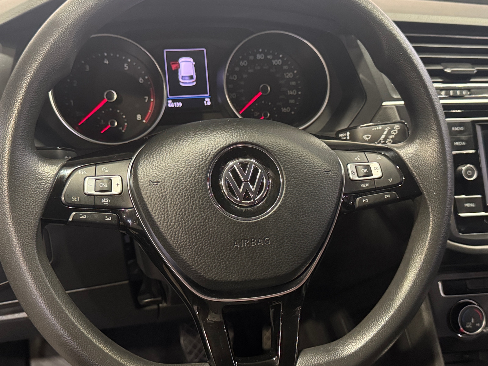 Thumbnail: 2020 Volkswagen Tiguan - 5