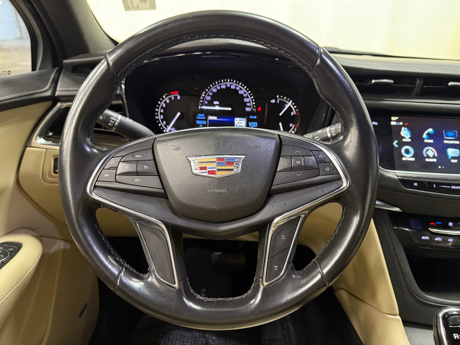 Thumbnail: 2019 Cadillac XT5 - 4