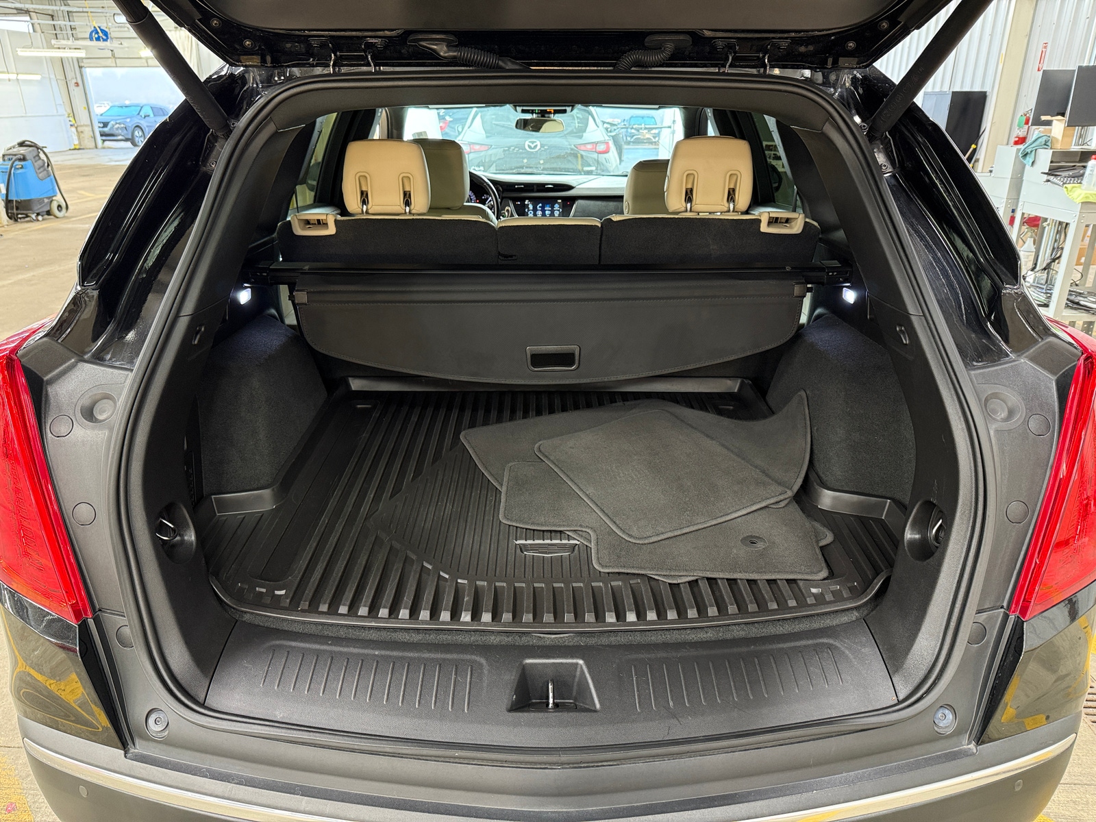 Thumbnail: 2019 Cadillac XT5 - 6