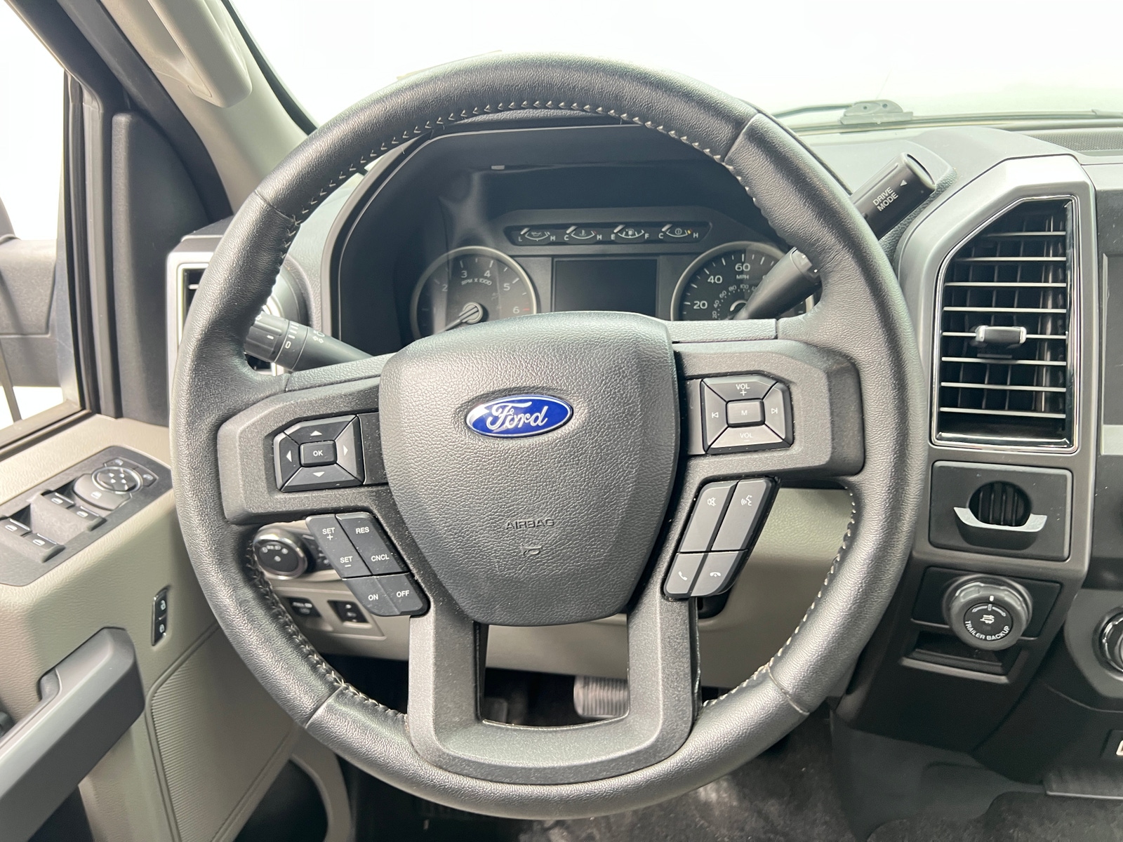 Thumbnail: 2019 Ford Econoline - 5