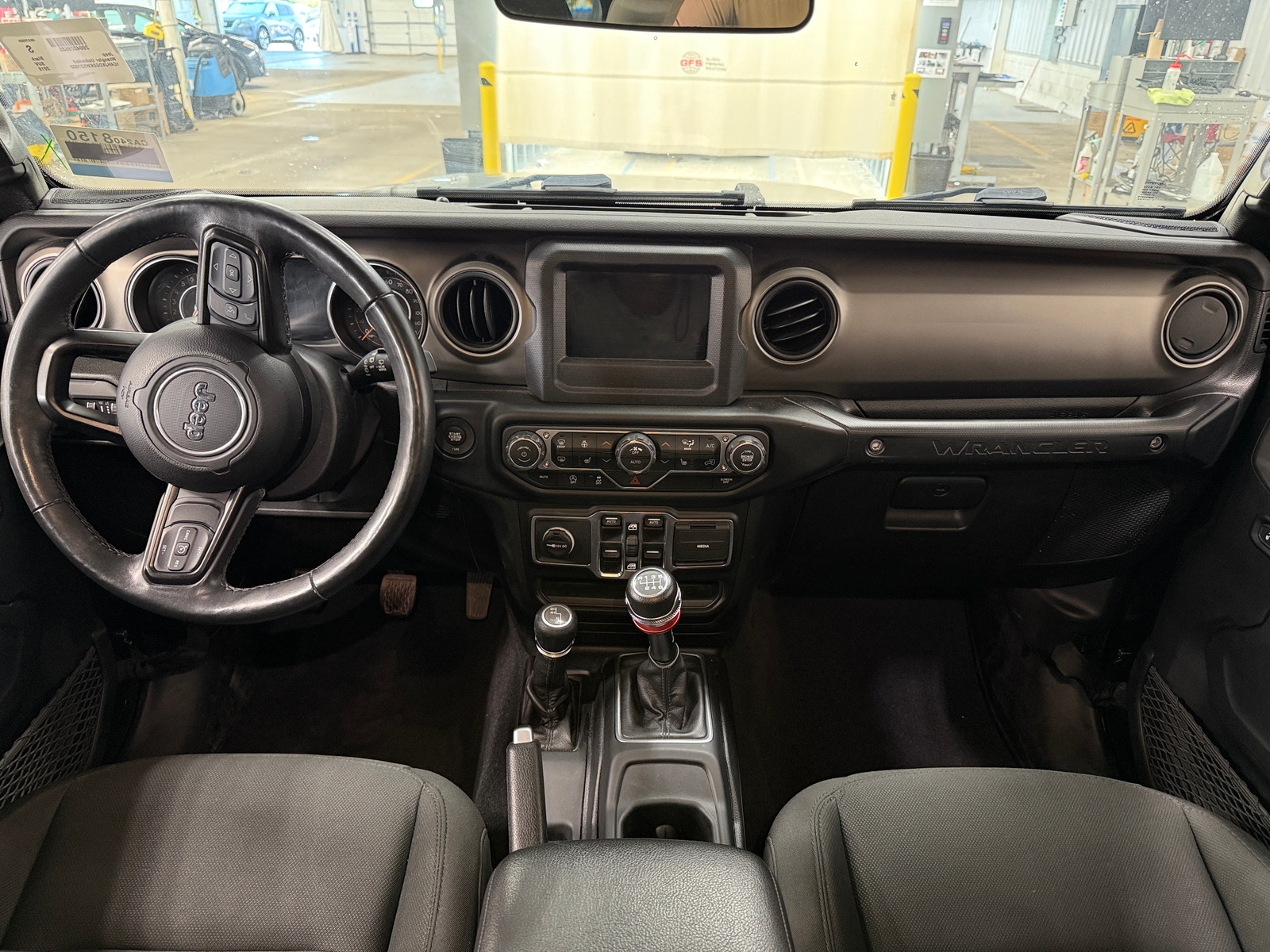 Thumbnail: 2019 Jeep Wrangler - 3