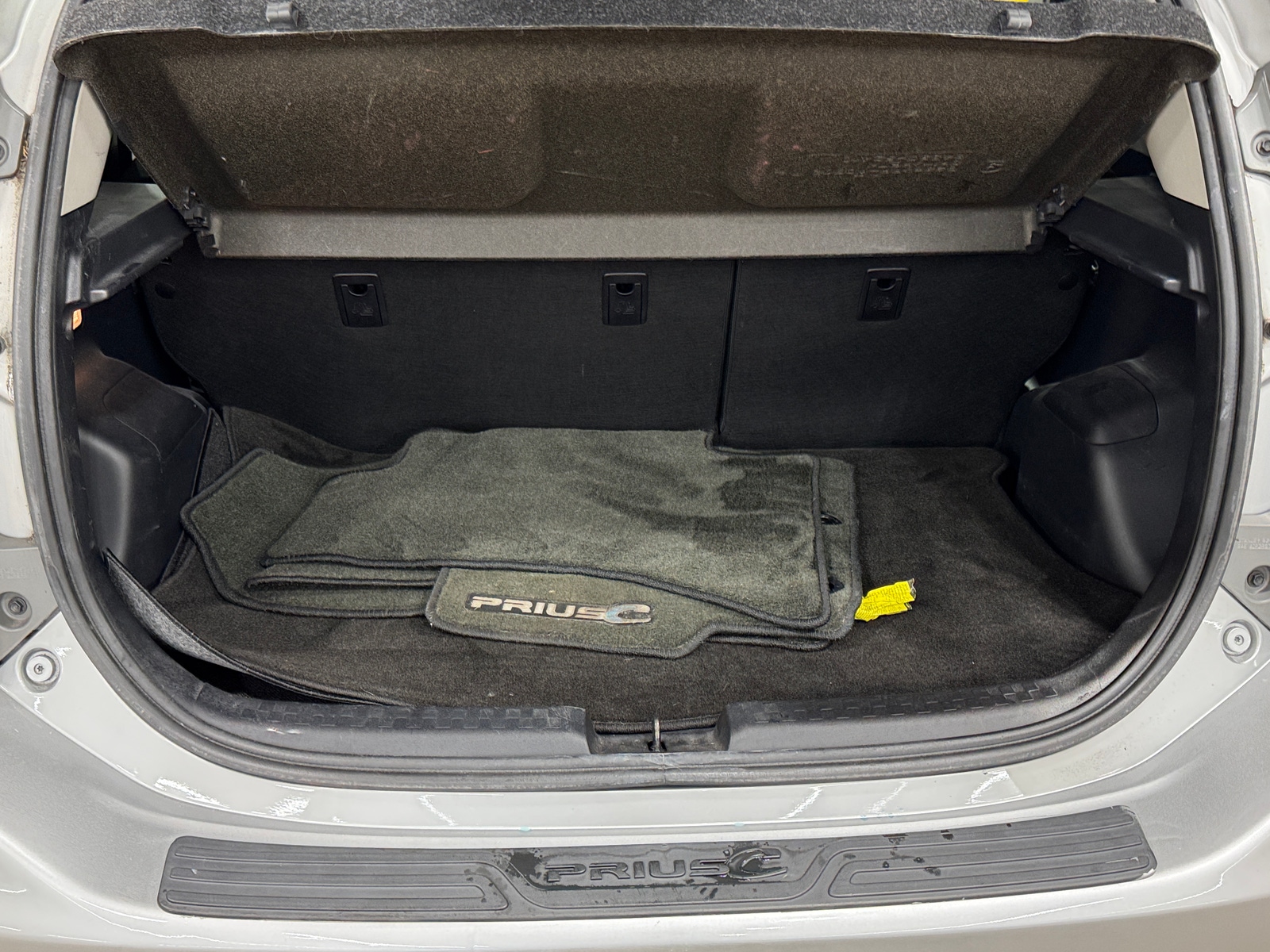 Thumbnail: 2013 Toyota Prius c - 6