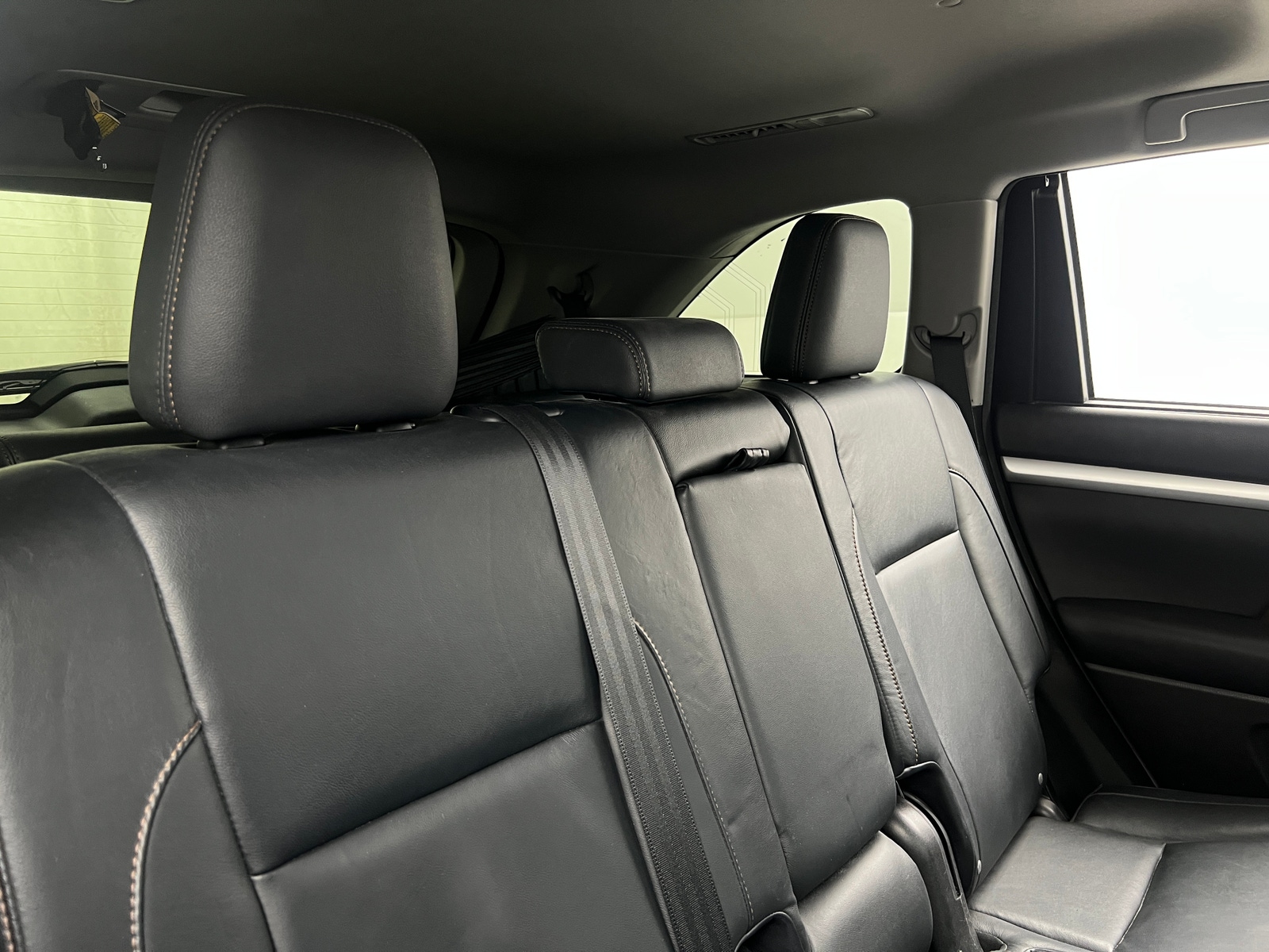 Thumbnail: 2016 Toyota Highlander - 5