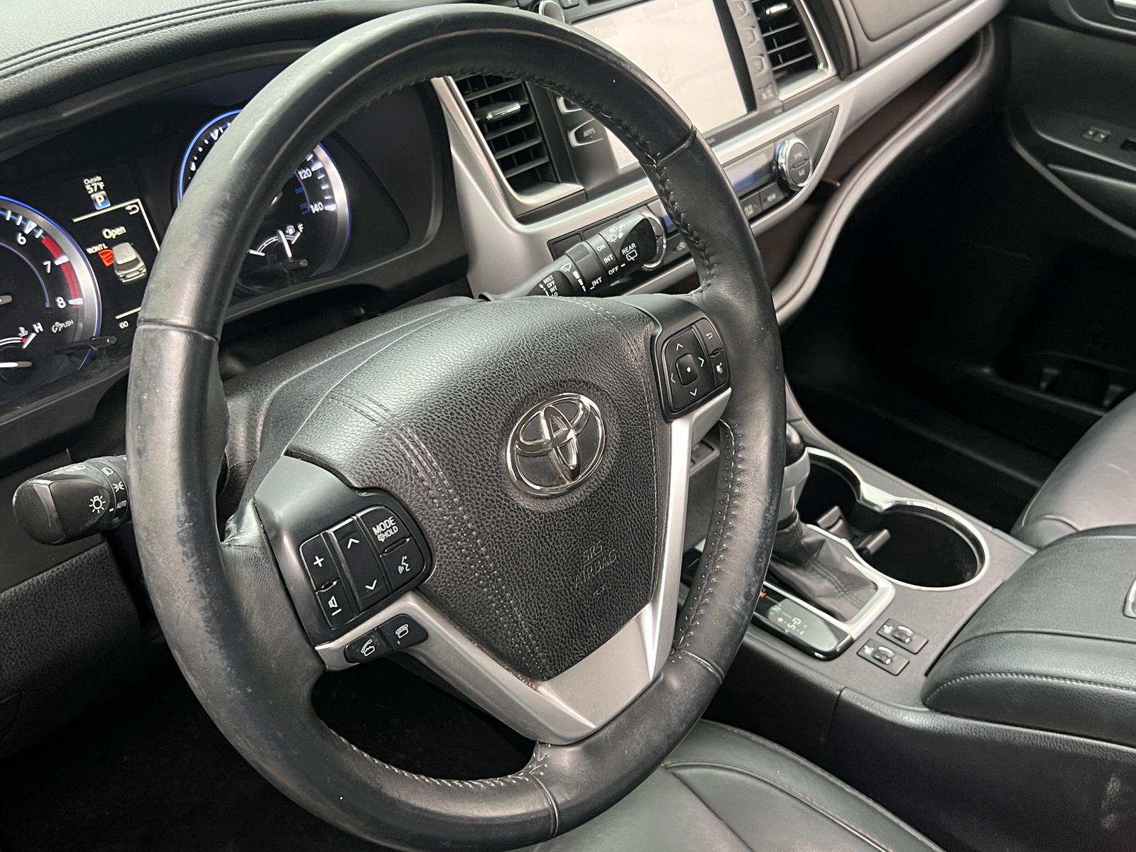 Thumbnail: 2016 Toyota Highlander - 4
