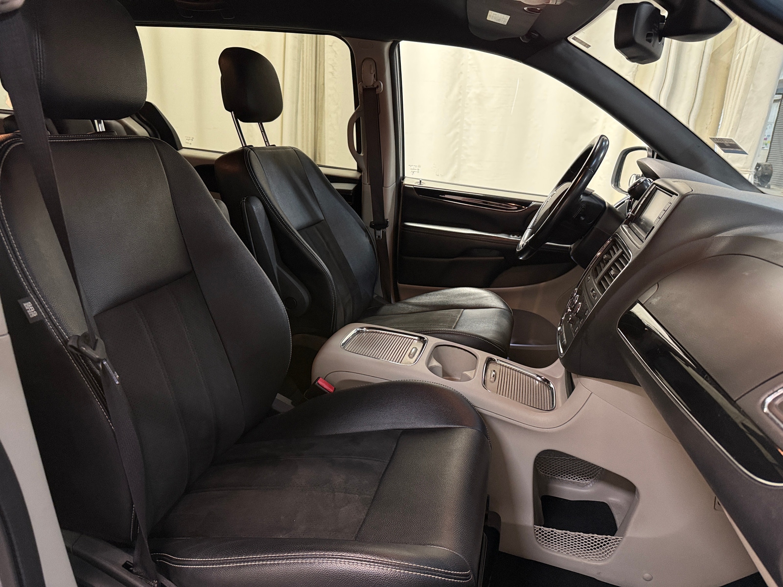 Thumbnail: 2019 Dodge Grand Caravan - 2