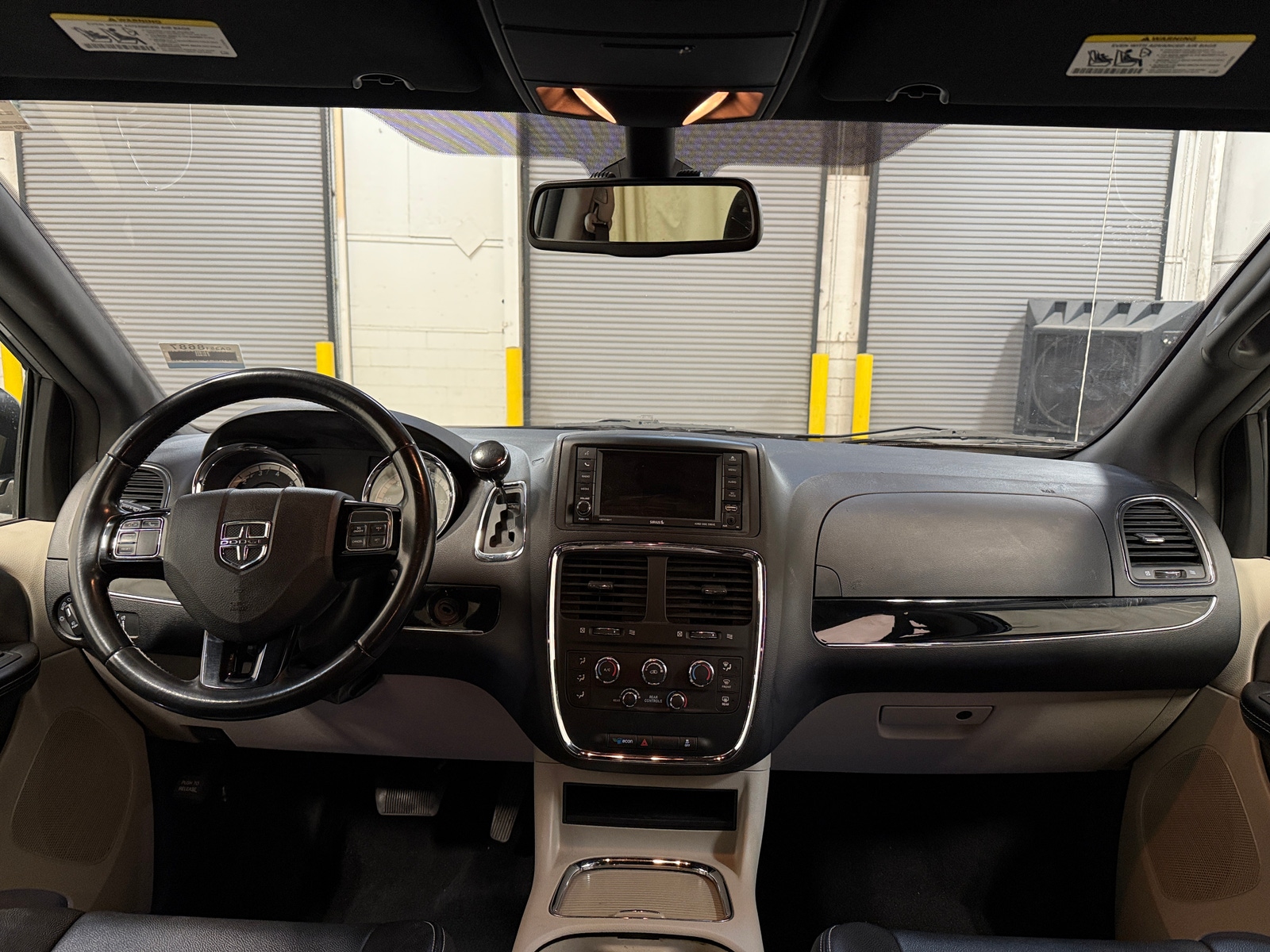 Thumbnail: 2019 Dodge Grand Caravan - 3