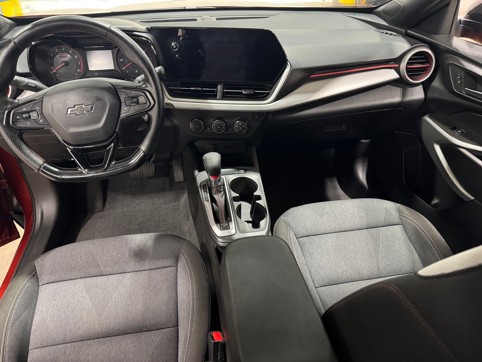 Thumbnail: 2024 Chevrolet Trax - 3