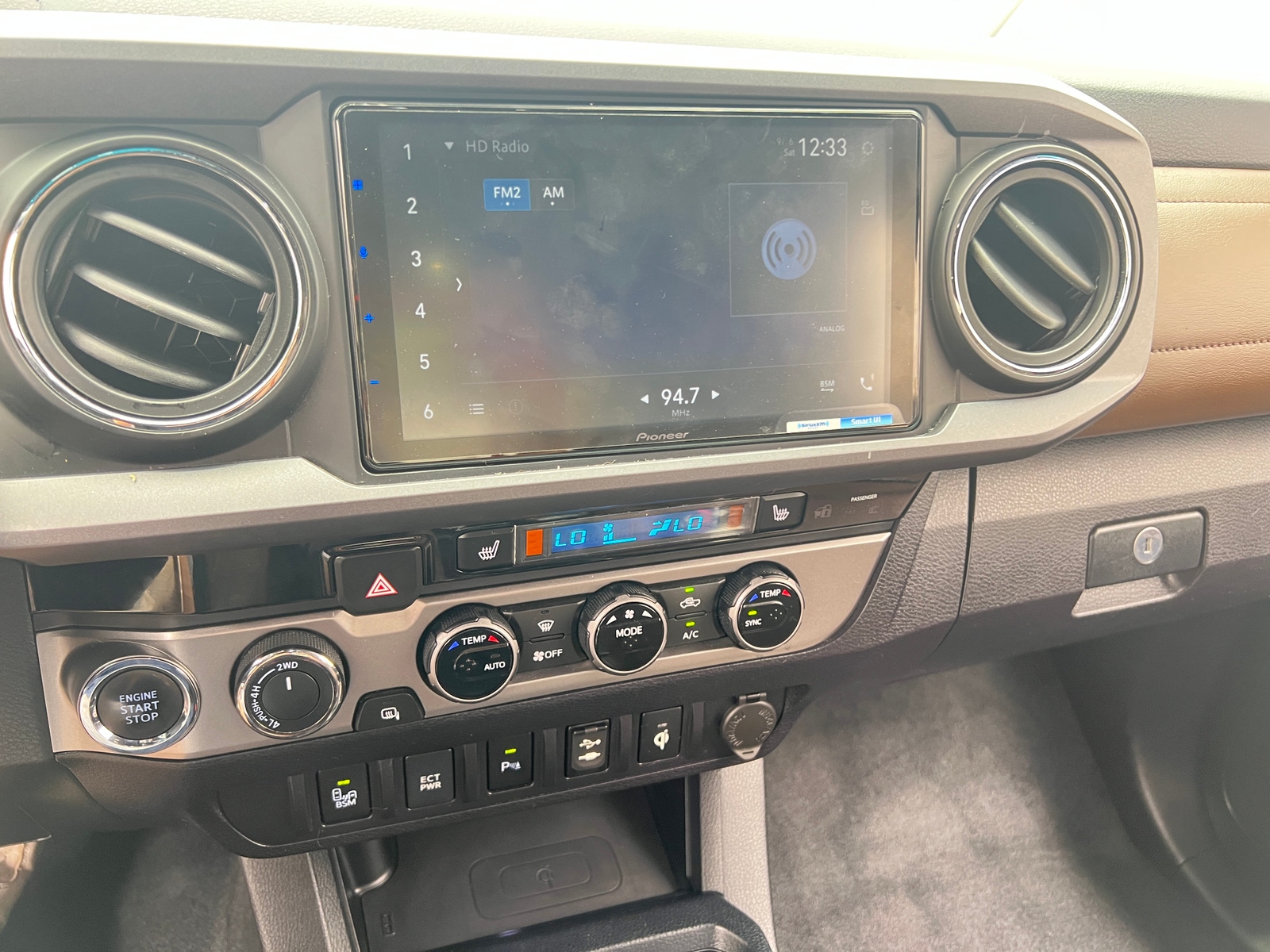 Thumbnail: 2017 Toyota Tacoma - 4